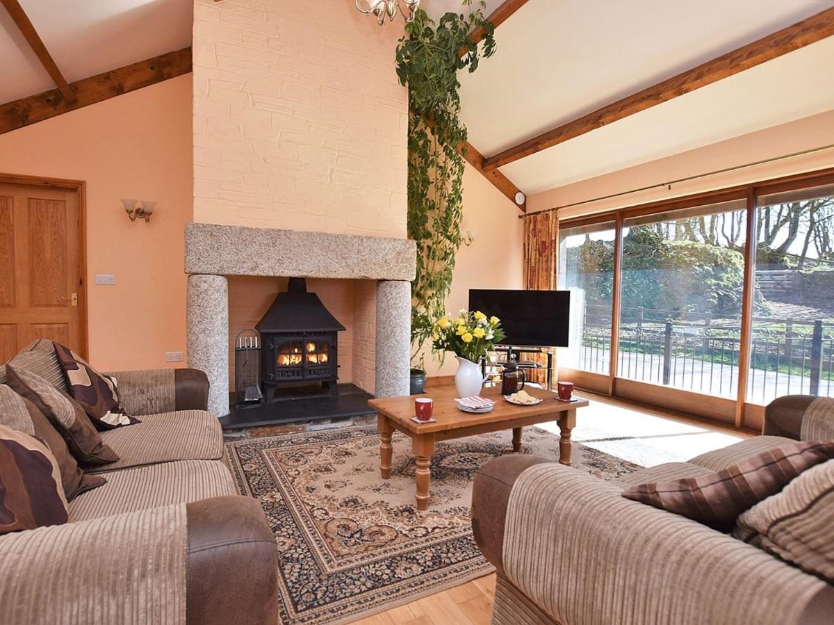 Fentrigan Manor Farm & Holiday Cottages