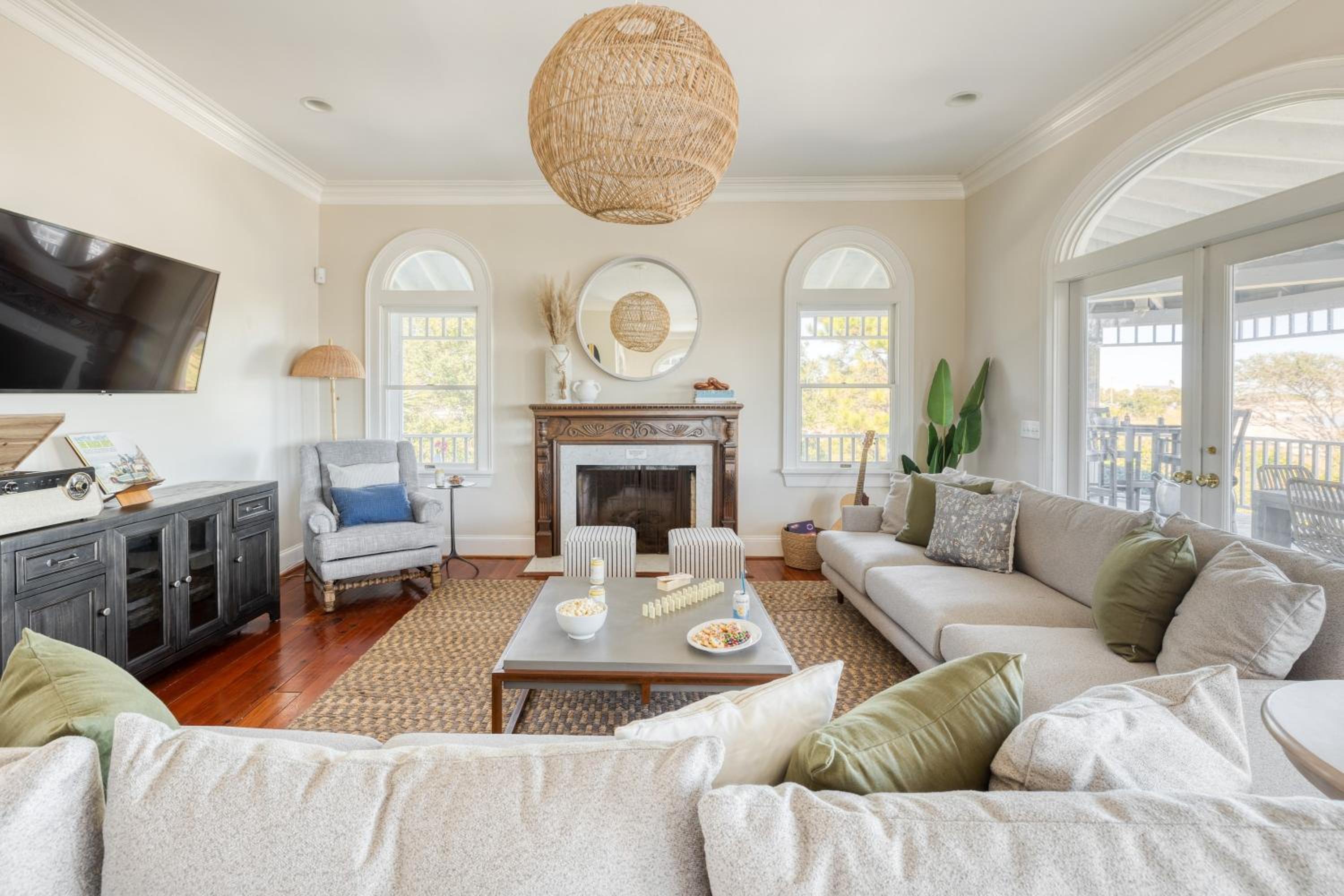Haven by AvantStay Luxury Beachfront Home w Pool Gorgeous Patios