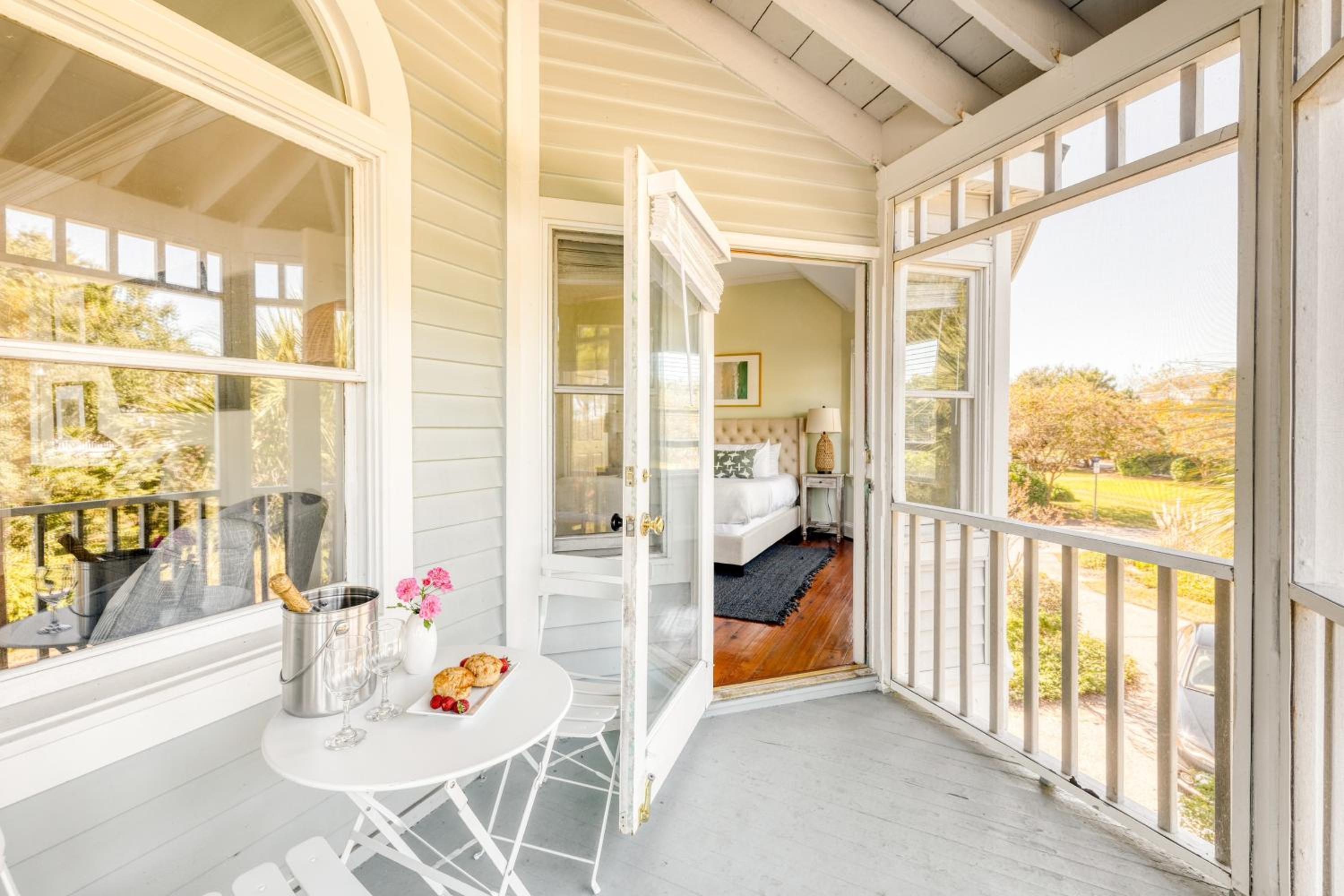 Haven by AvantStay Luxury Beachfront Home w Pool Gorgeous Patios