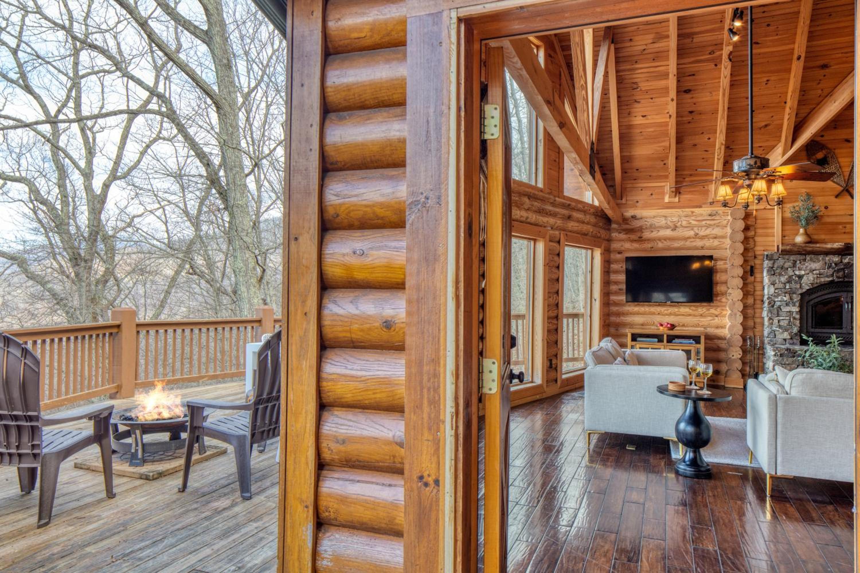 Leyland by AvantStay Cabin Mansion w Views