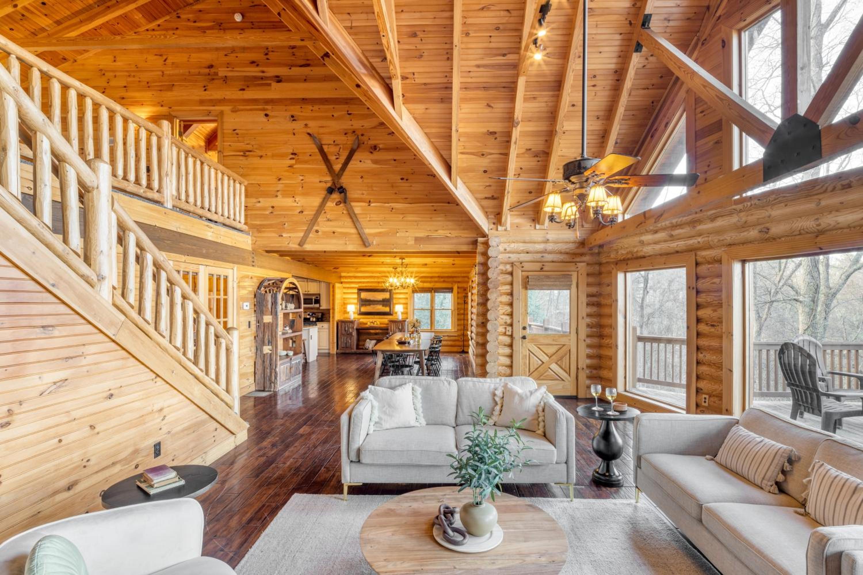 Leyland by AvantStay Cabin Mansion w Views