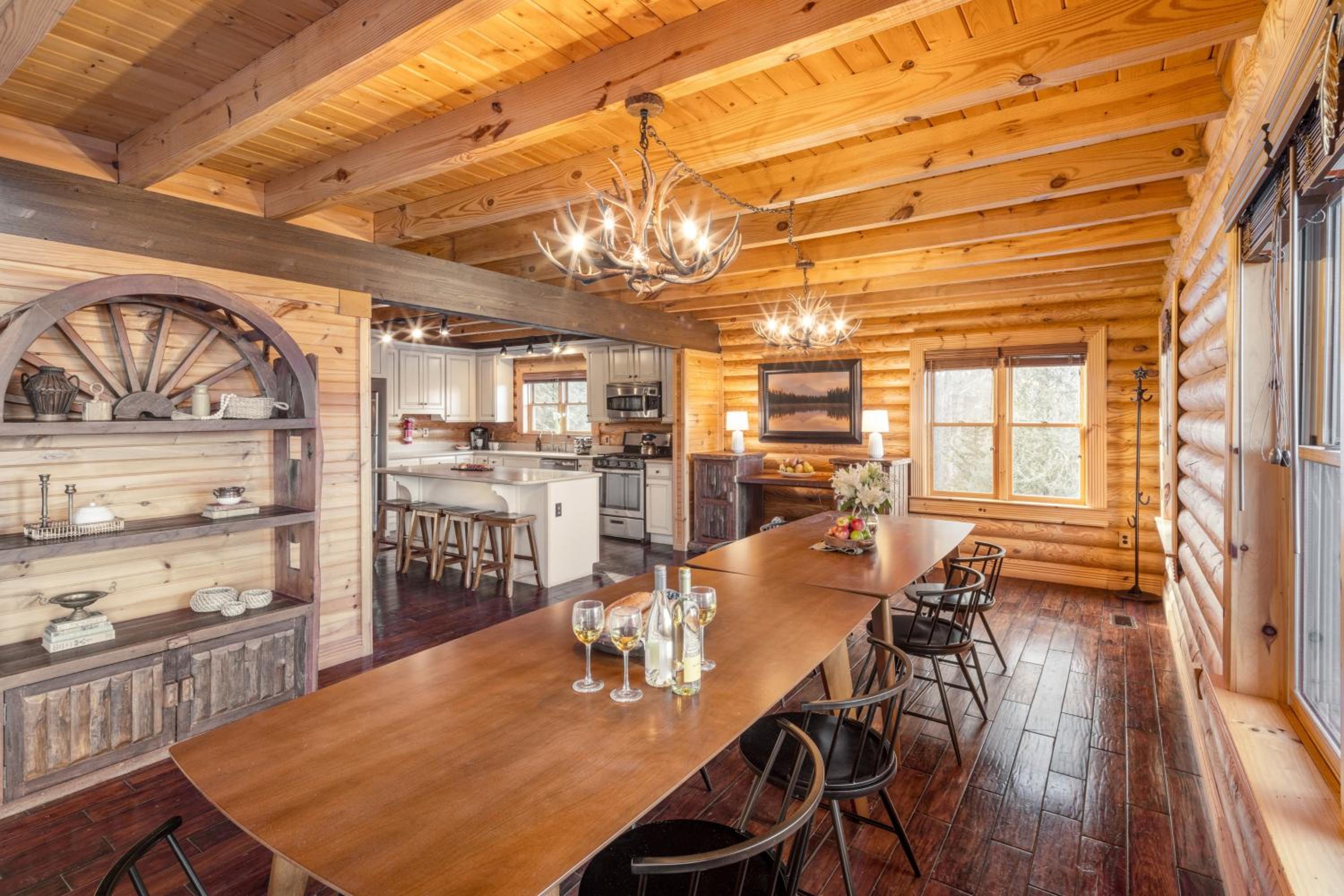 Leyland by AvantStay Cabin Mansion w Views
