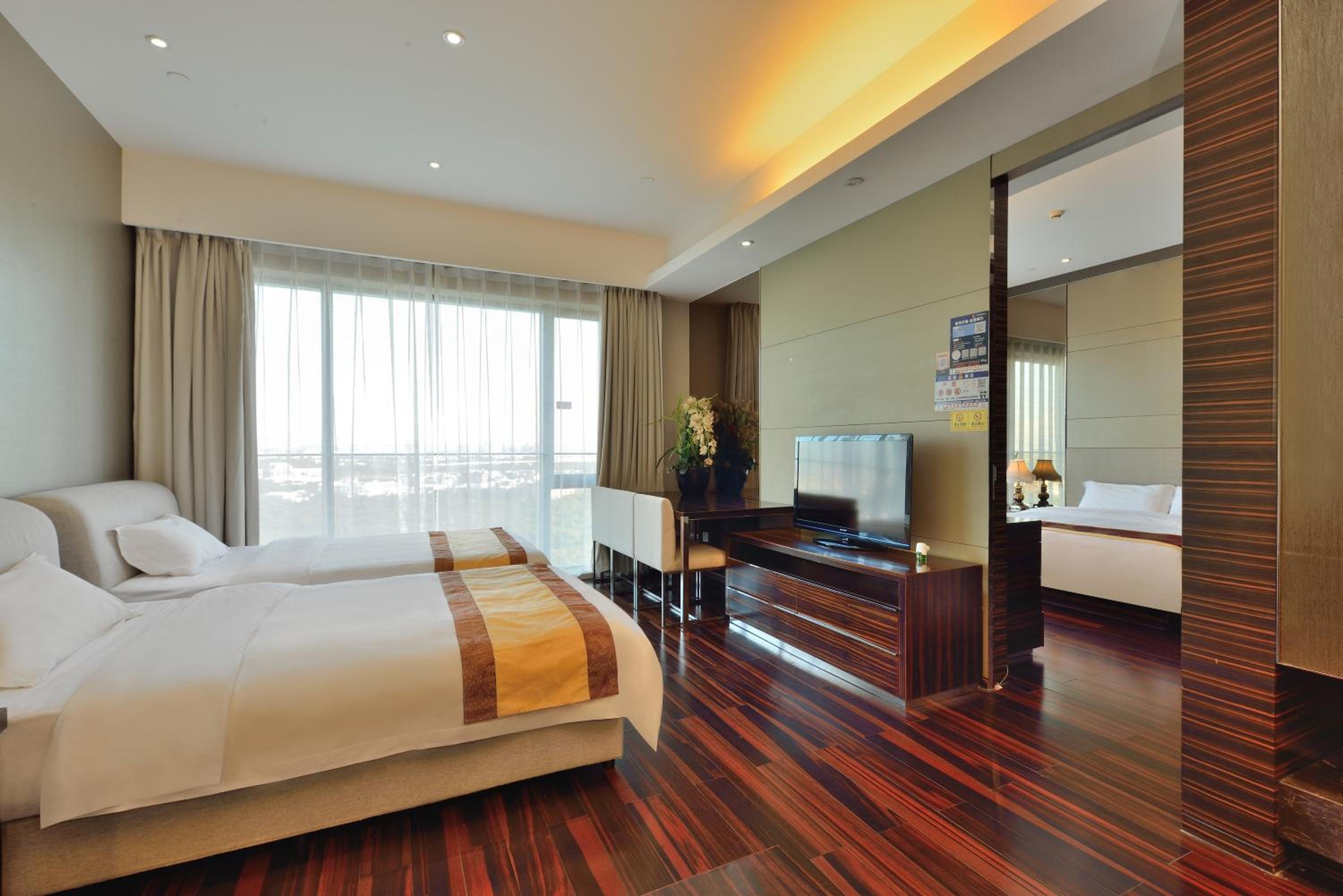 HeeFun Apartment GZ -Poly World Trading Center