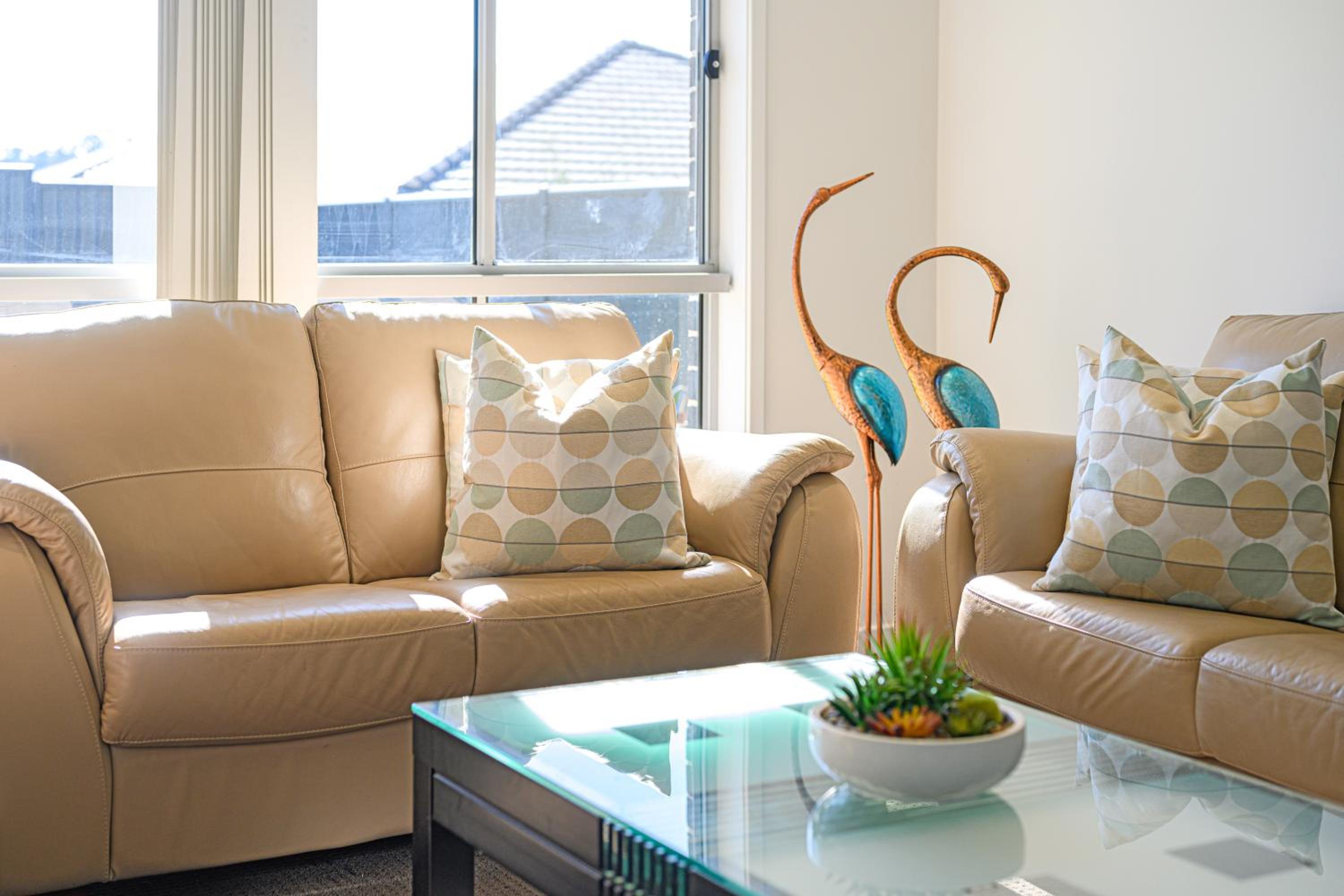 Jordan Springs 5 bedrooms home near shopping