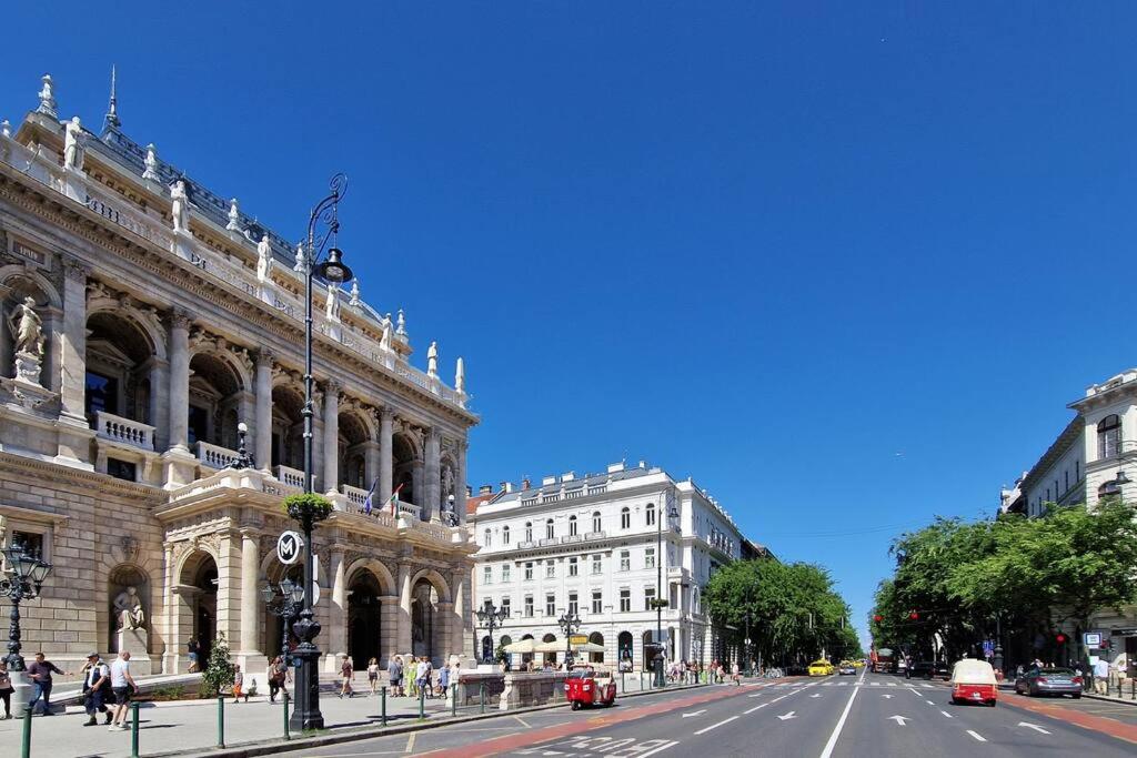 Venus Apartments - Budapest Opera Location Suite view 2
