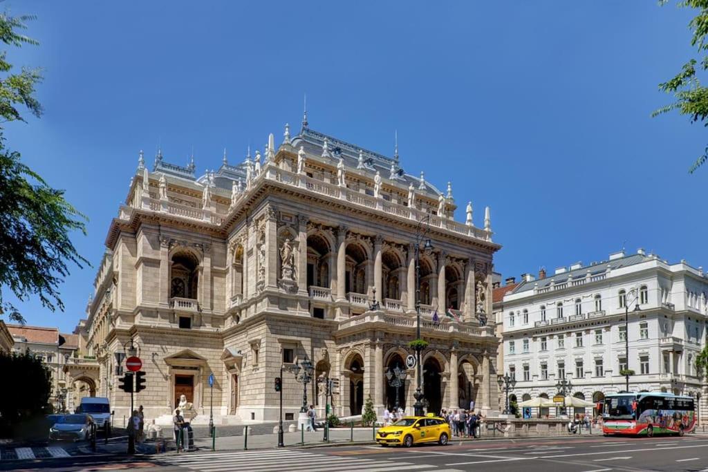 Venus Apartments - Budapest Opera Location Suite view 4