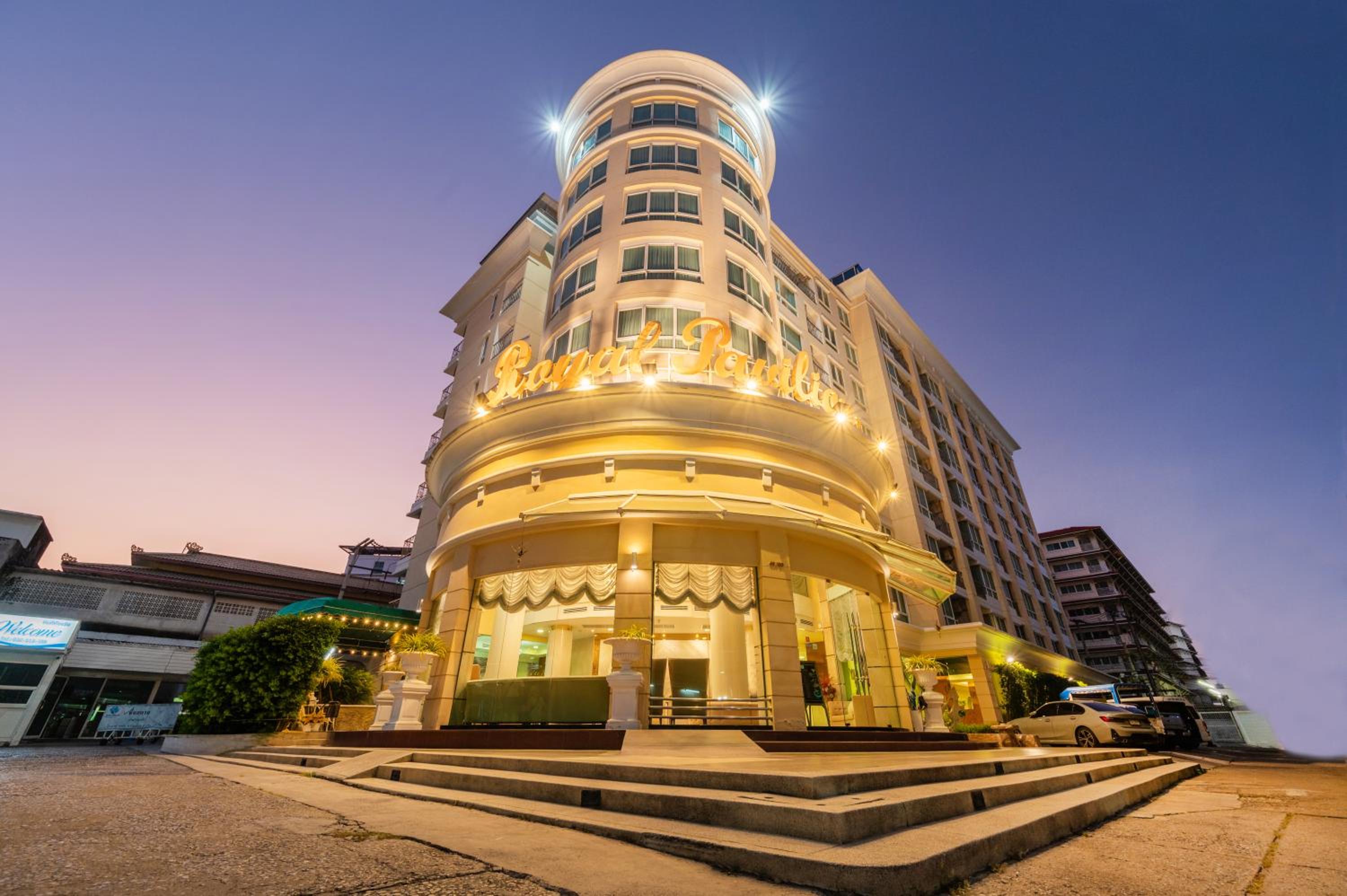 Hotel Royal Pavilion Hua Hin - Image 1