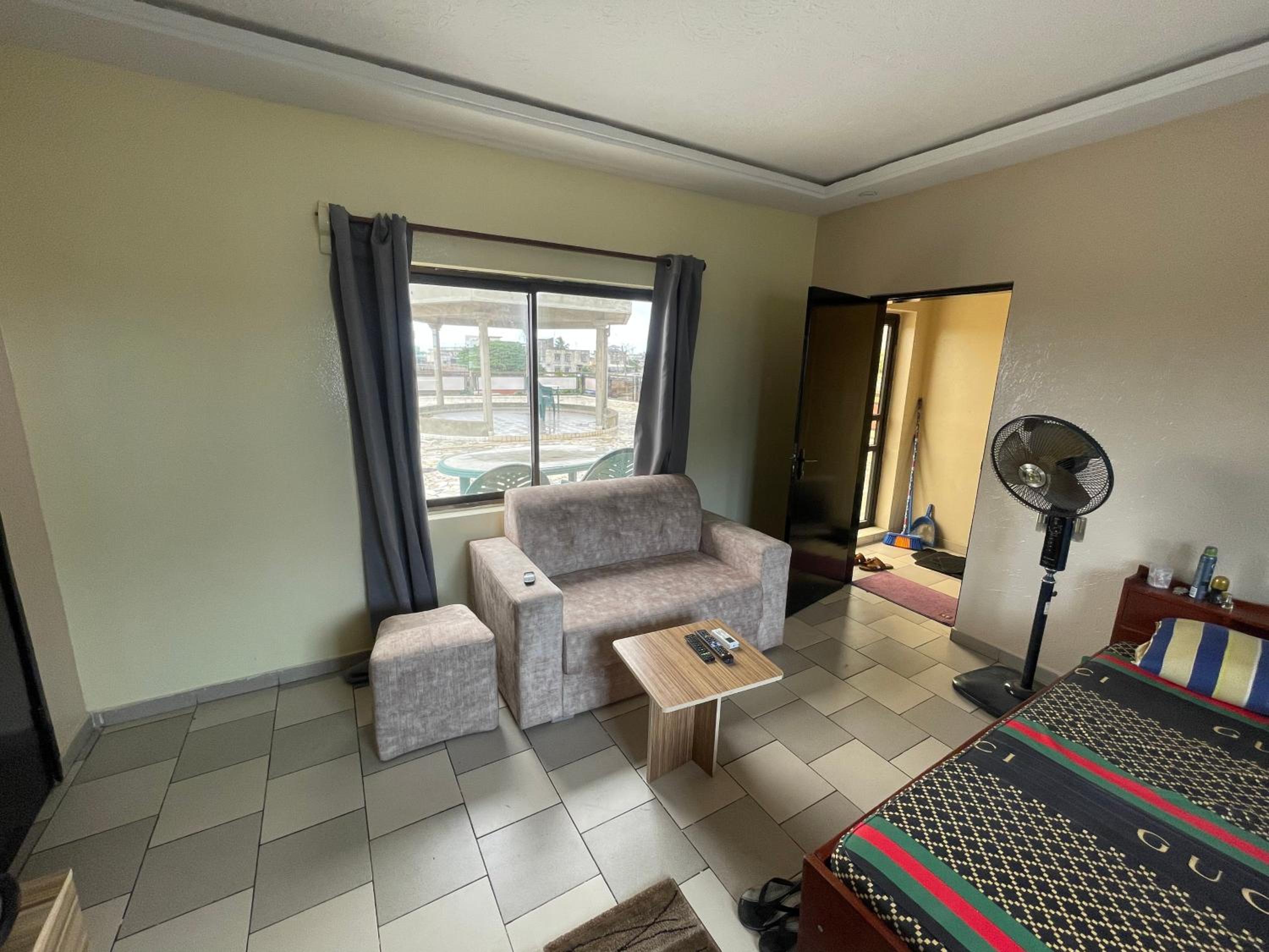 Studio cosy avec vaste terrasse