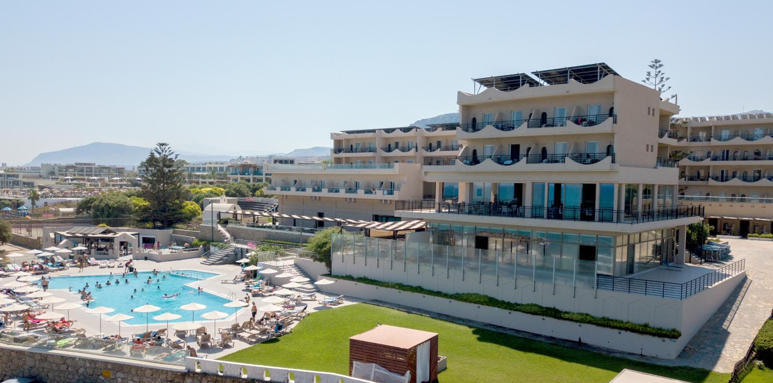 Hotel Themis Beach Hotel - Image 1