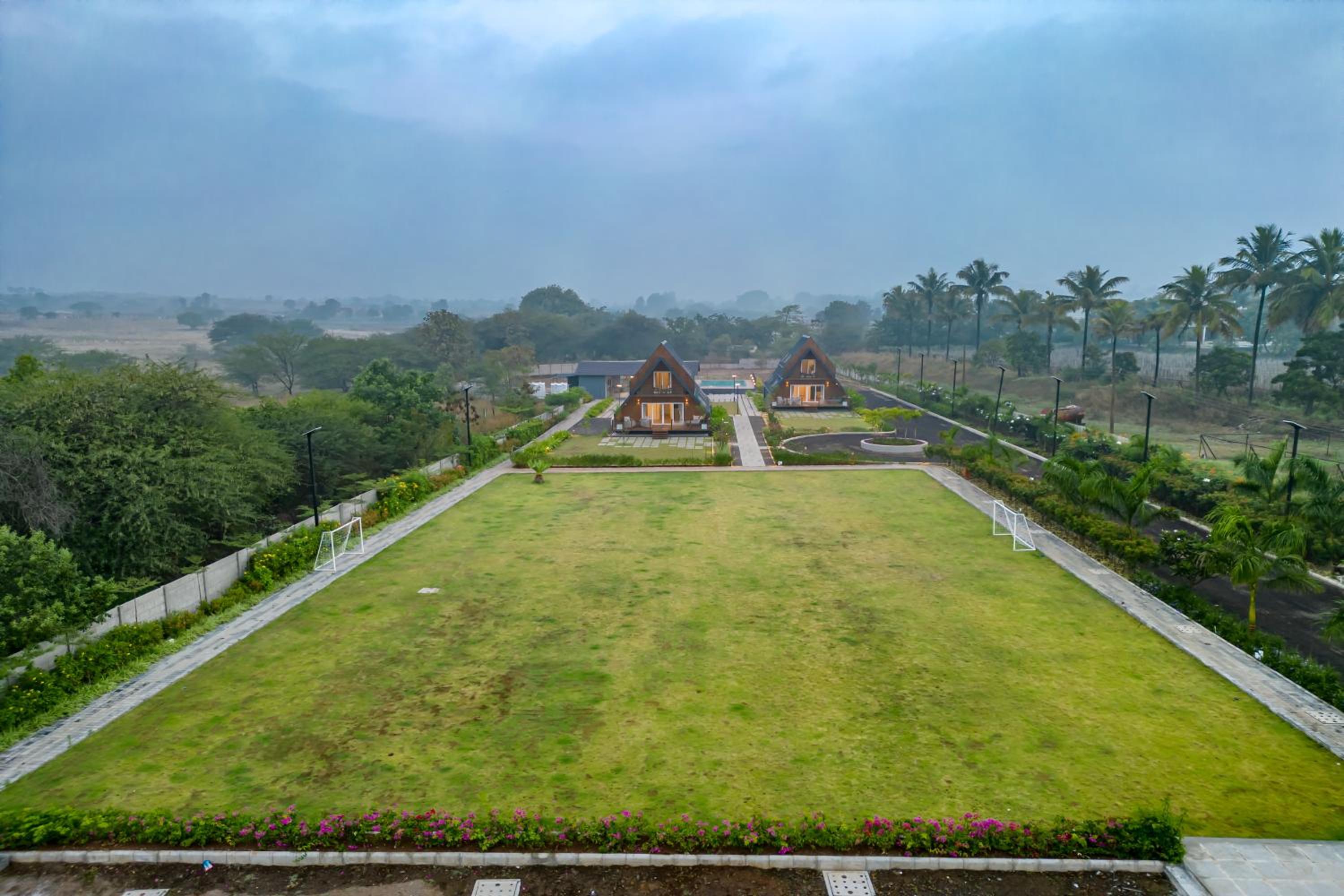 Palasa 6BHK w Lake view, Pool, Patio, Parking view 2