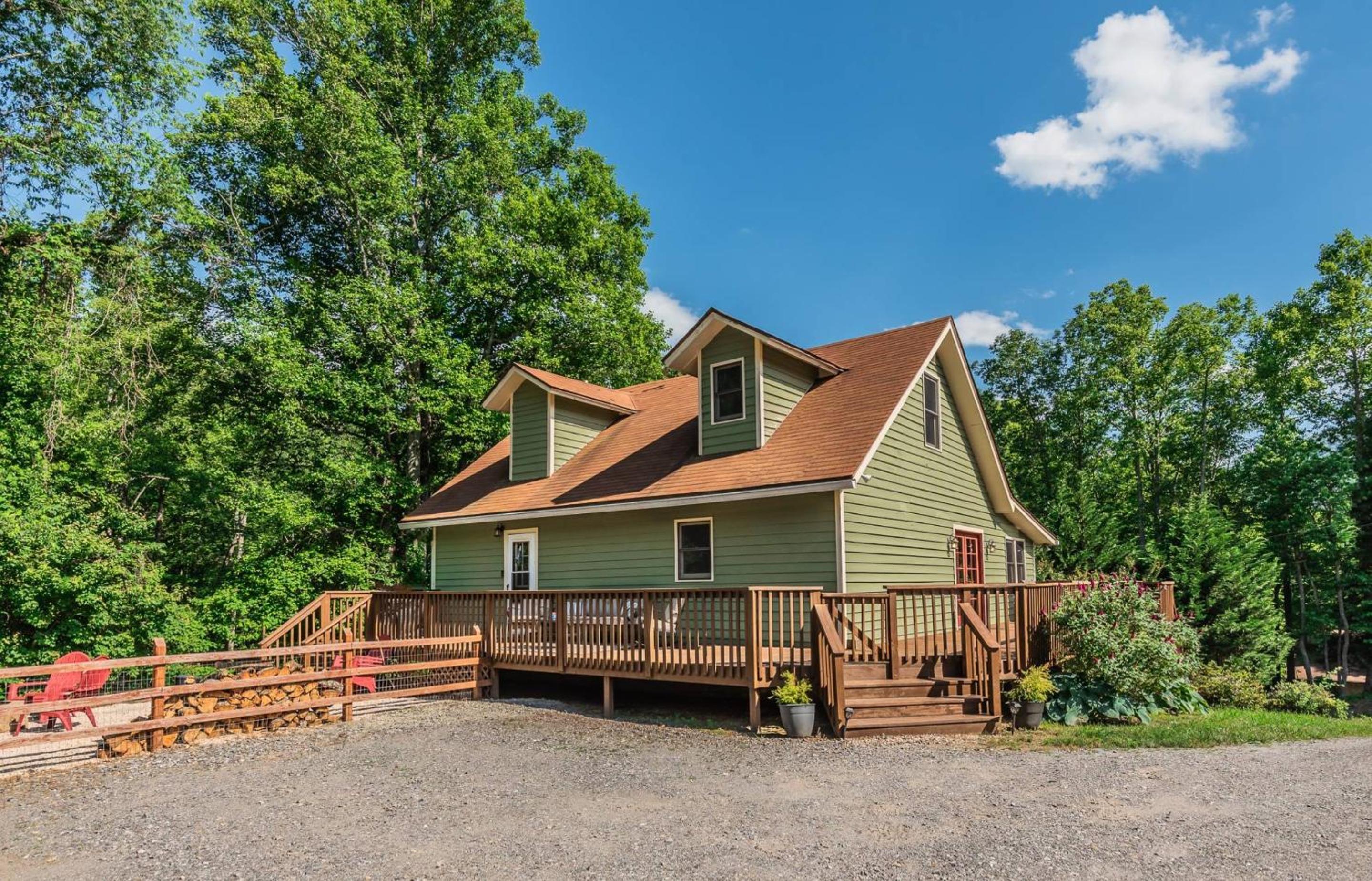 Hickory Nut Hideaway by AvantStay Mountain Views
