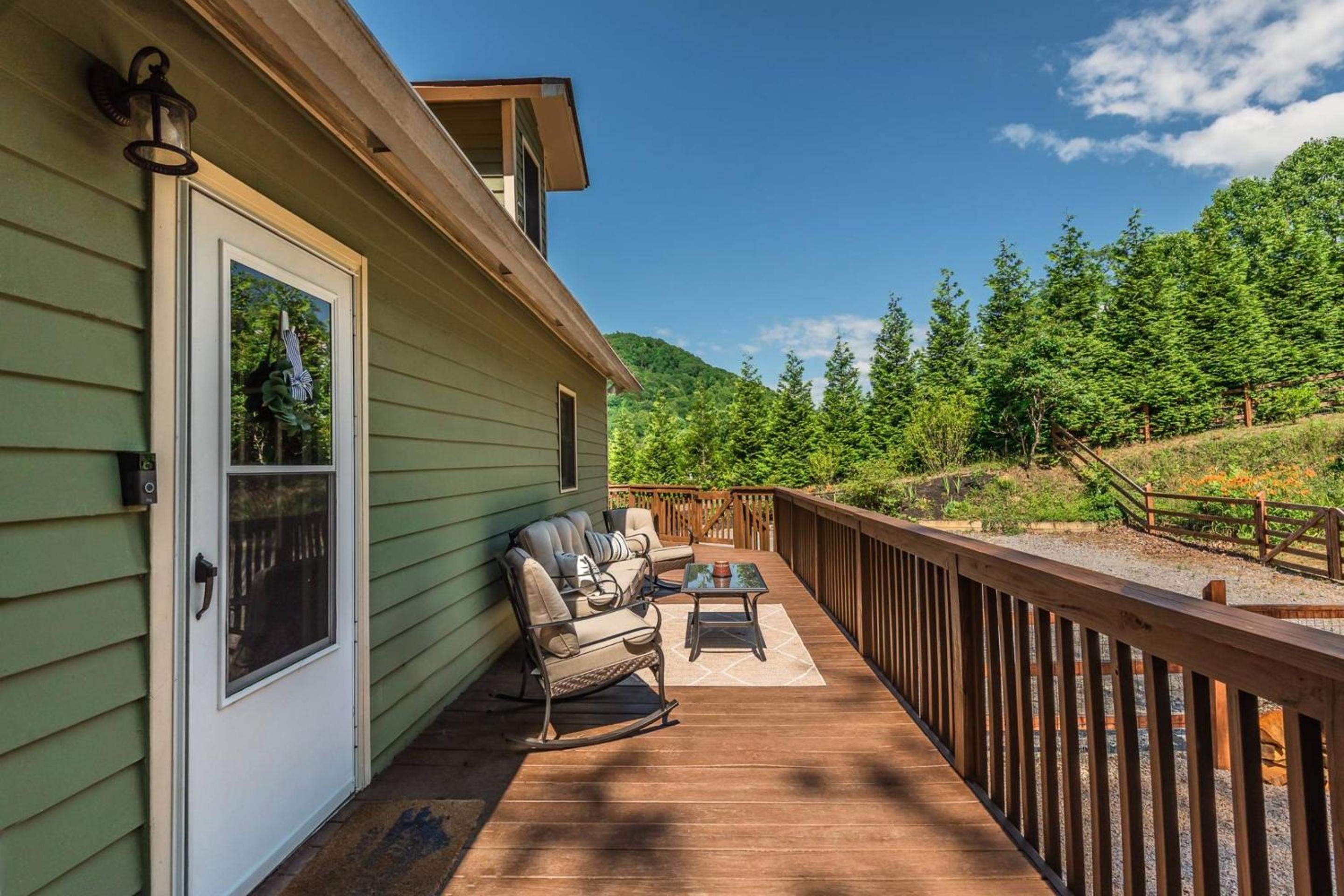 Hickory Nut Hideaway by AvantStay Mountain Views
