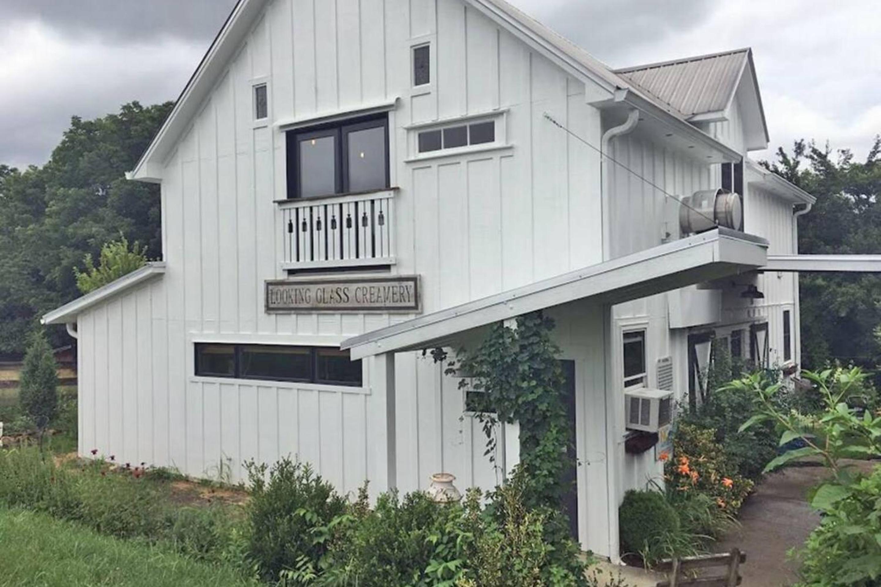 Asheville Cottage Retreat by AvantStay A Charm