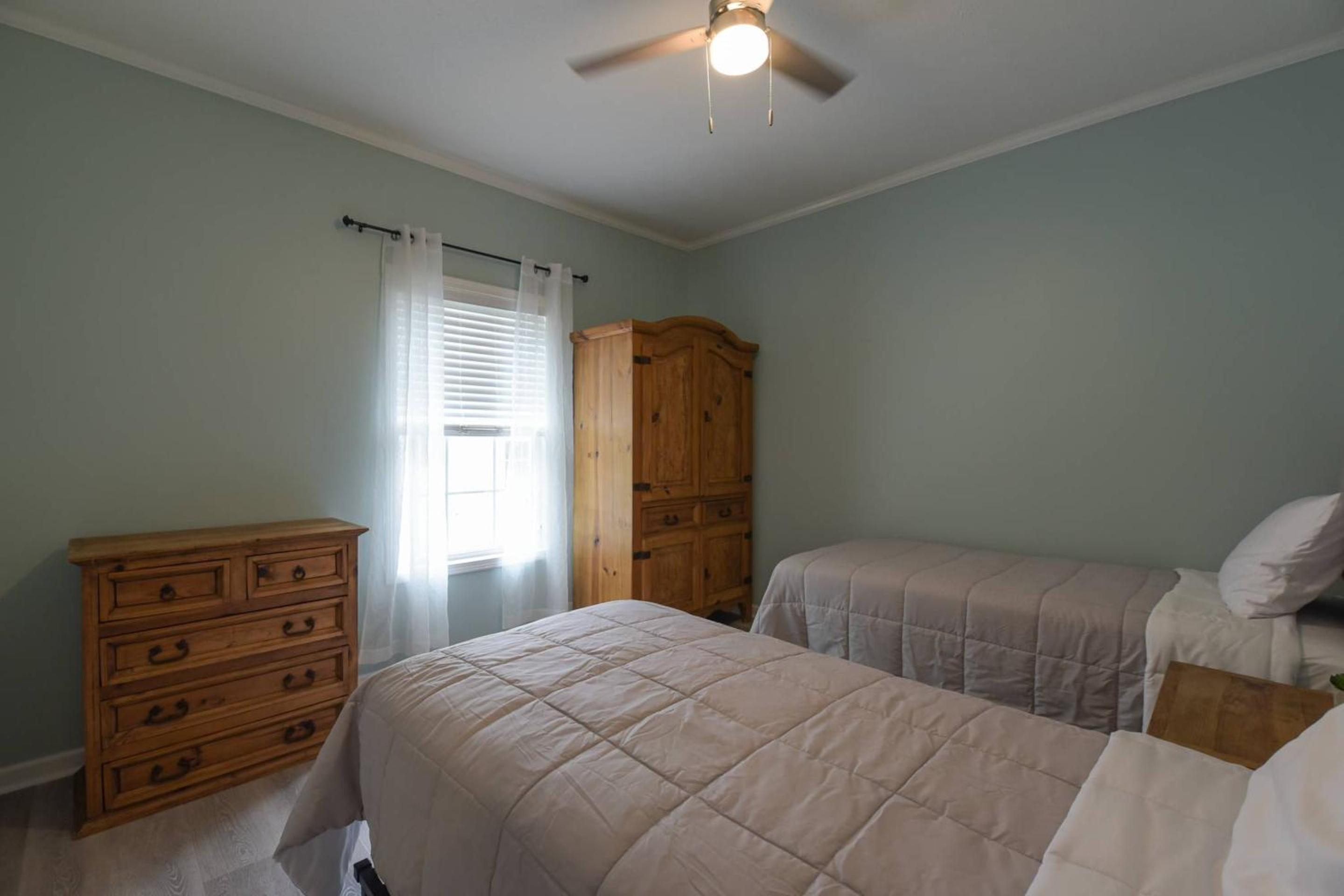 Riverside Ranch by AvantStay Mins to Downtown