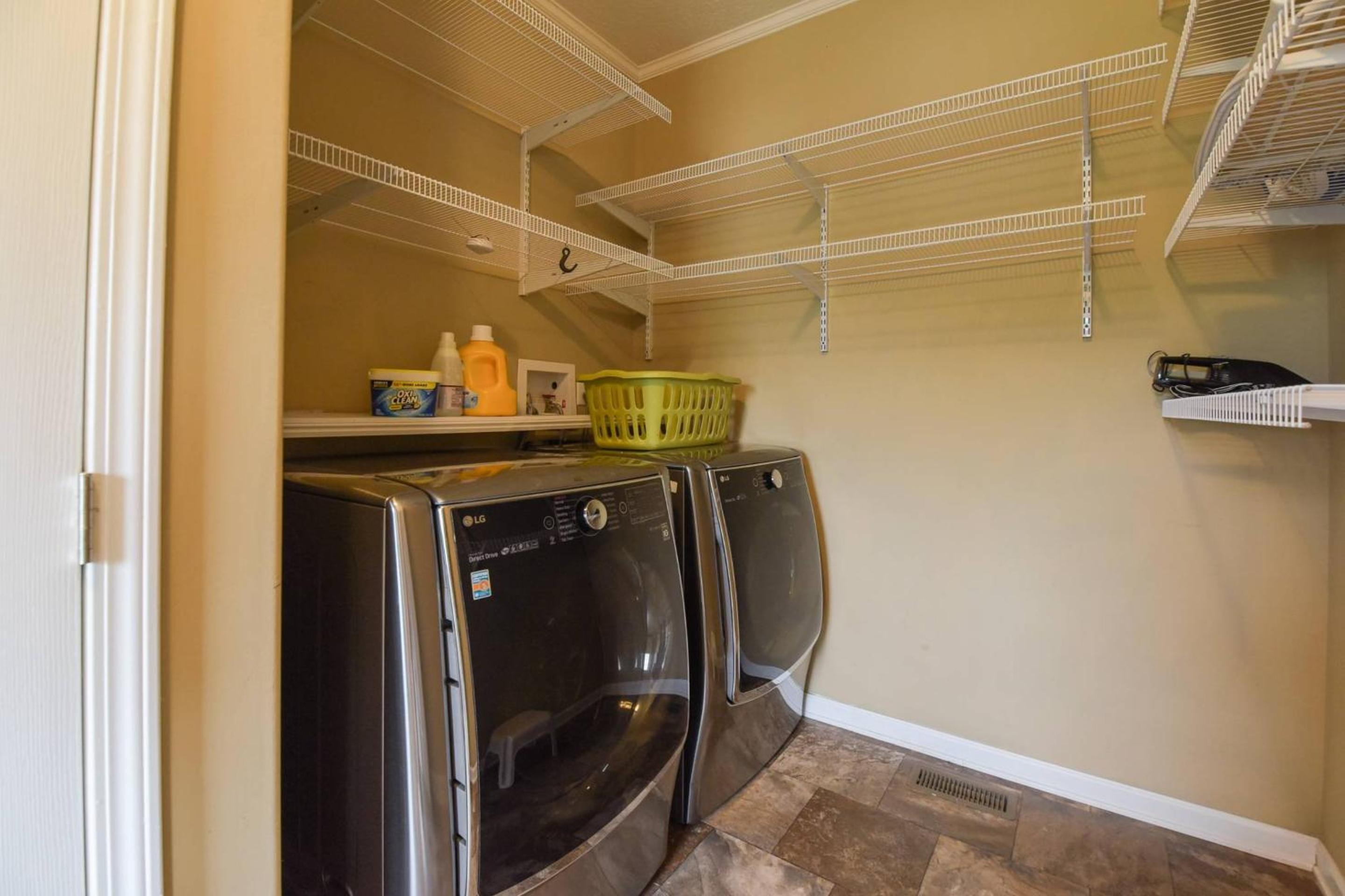 Riverside Ranch by AvantStay Mins to Downtown