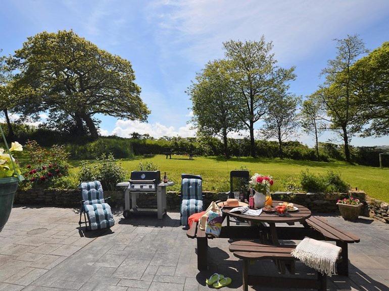 Fentrigan Manor Farm & Holiday Cottages