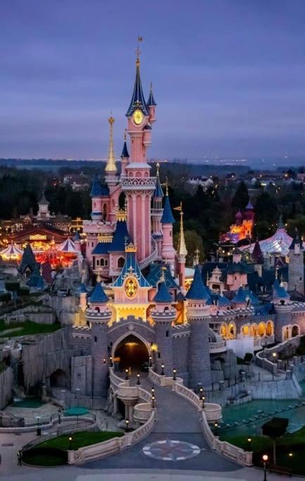 Appartement familial 8 personnes proche de Disney et Paris