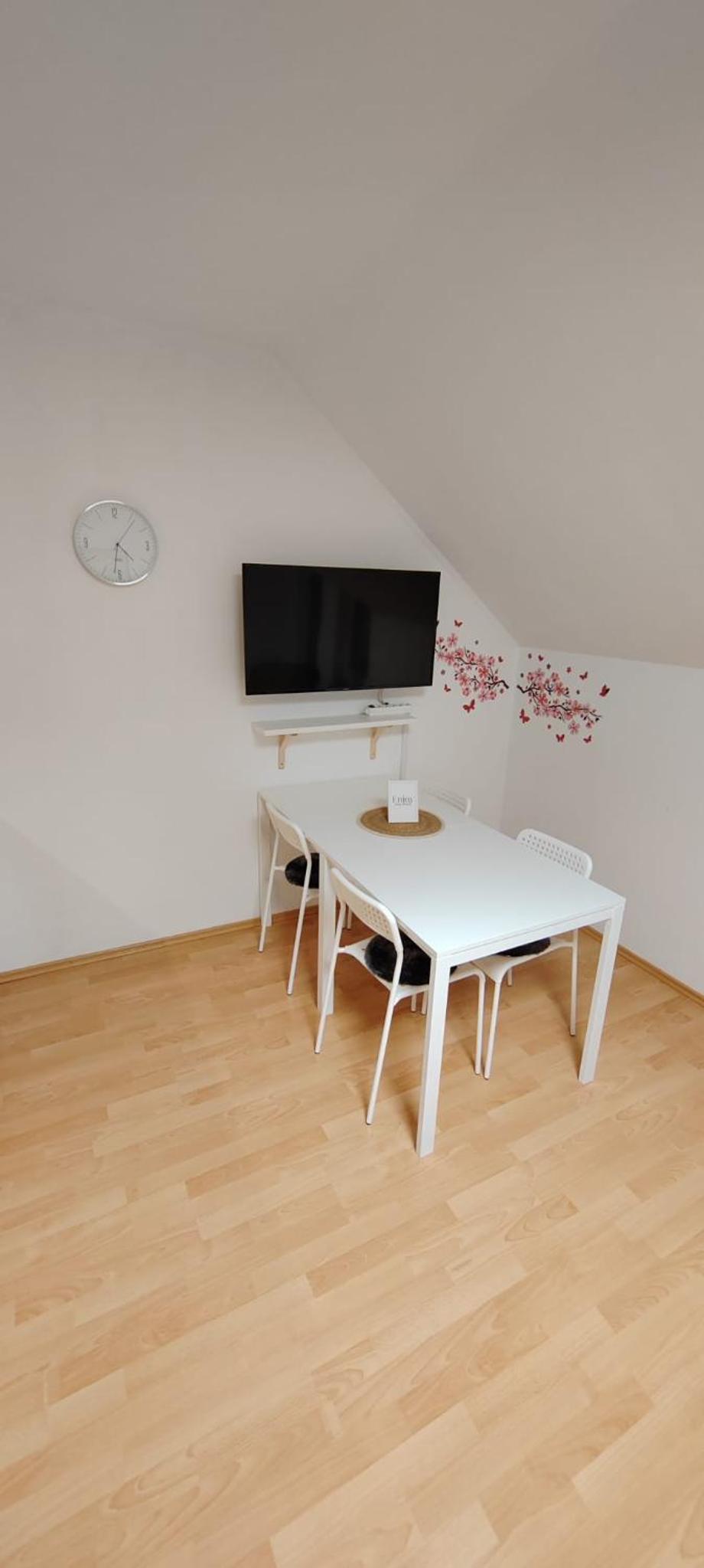Green House Apartment