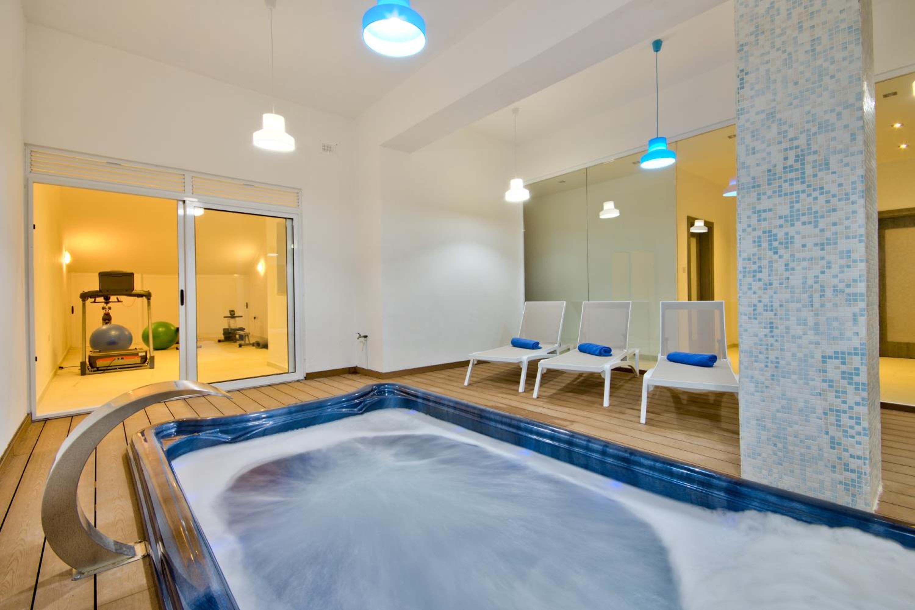 Villa Ida - Indoor Heated Pool, Sauna, Games Room and Gym view 5