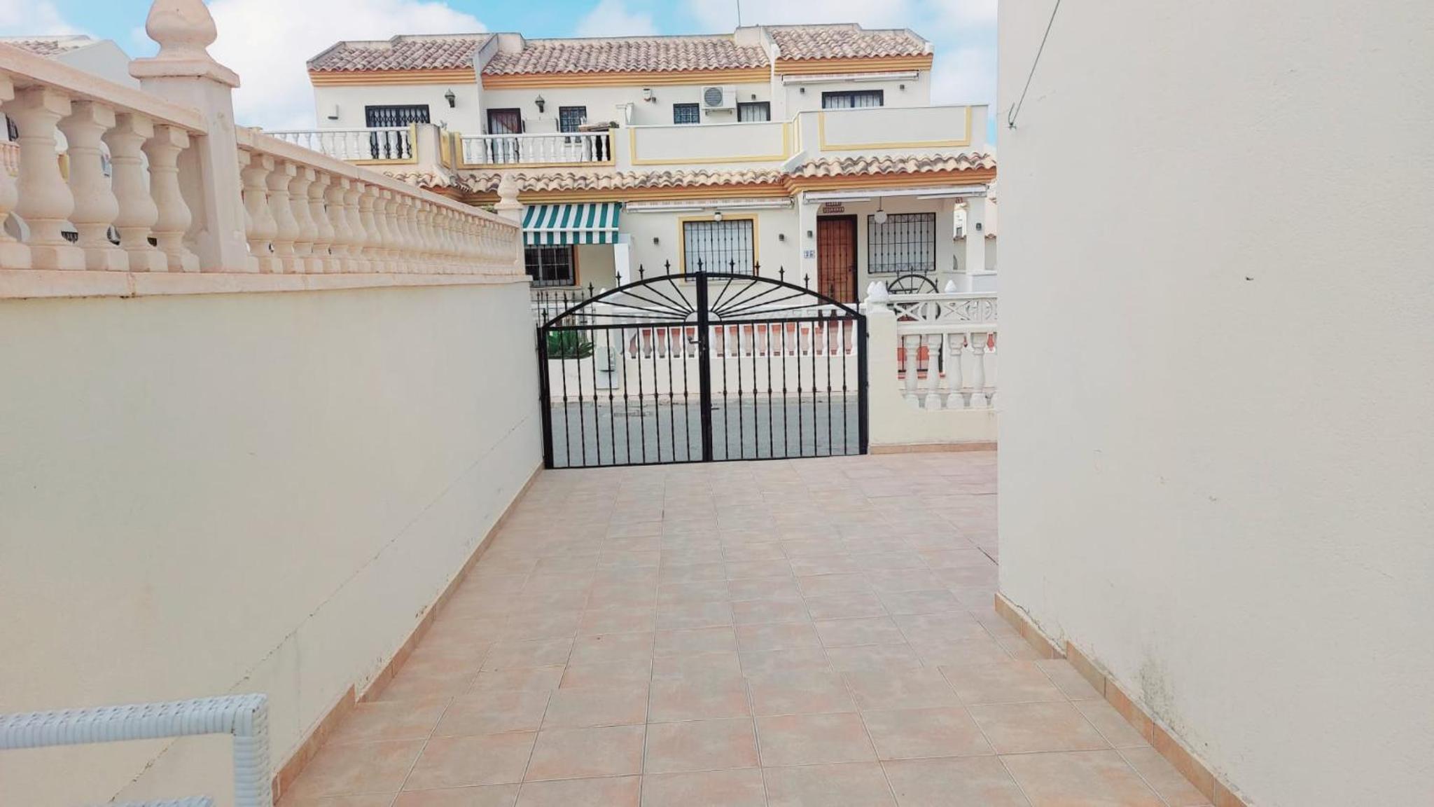 PRECIOSA CASA EN LA ZENIA ORIHUELA COSTA