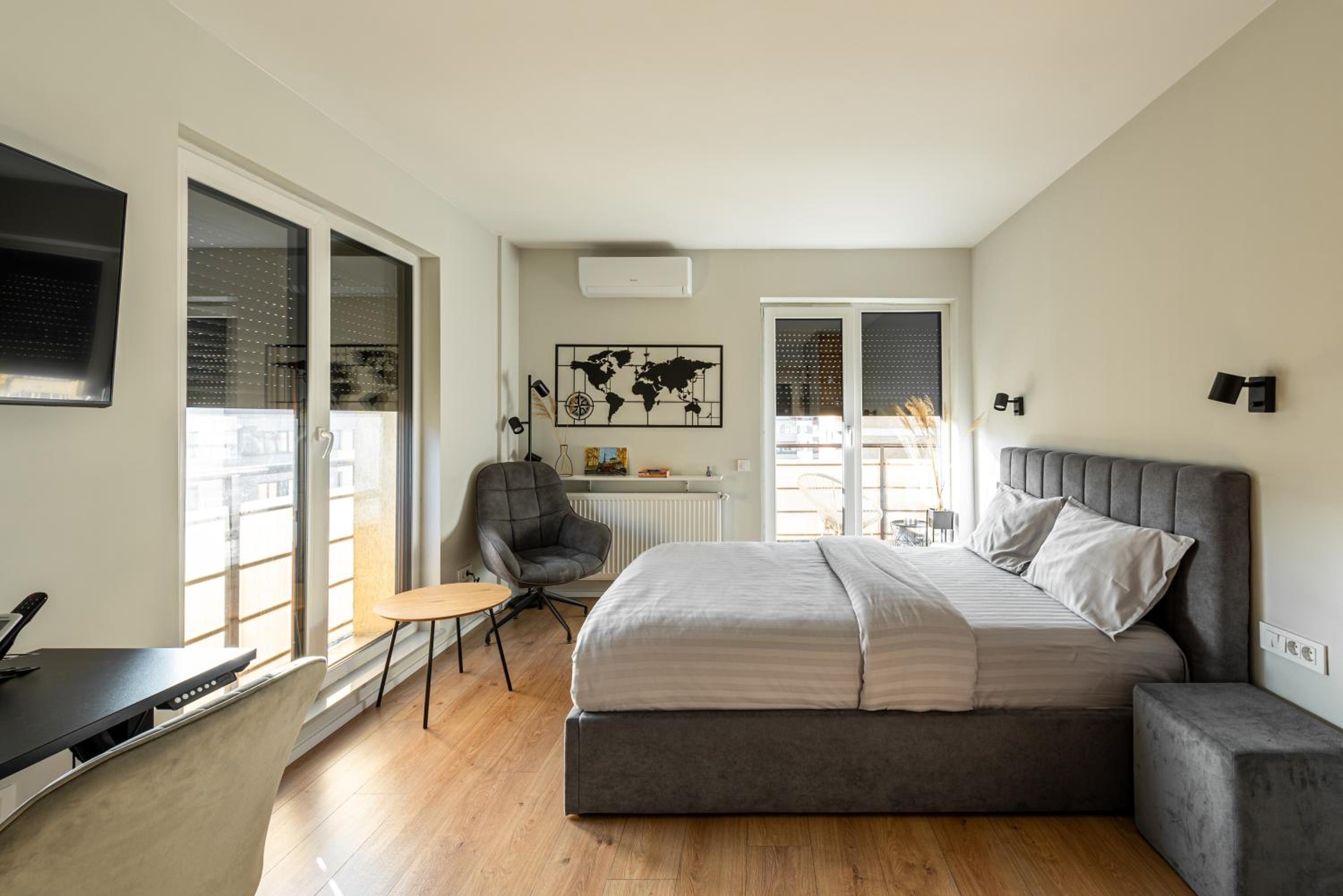 CLUJSTAYS Urban Studio near Iulius Mall view 2