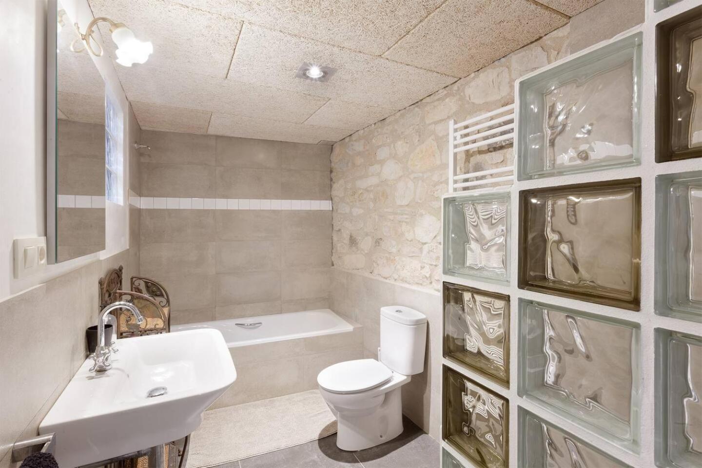 Can Feliu, Masia Stone House, Apartment and Ground-Floor apartment, Sant Daniel-Girona view 5