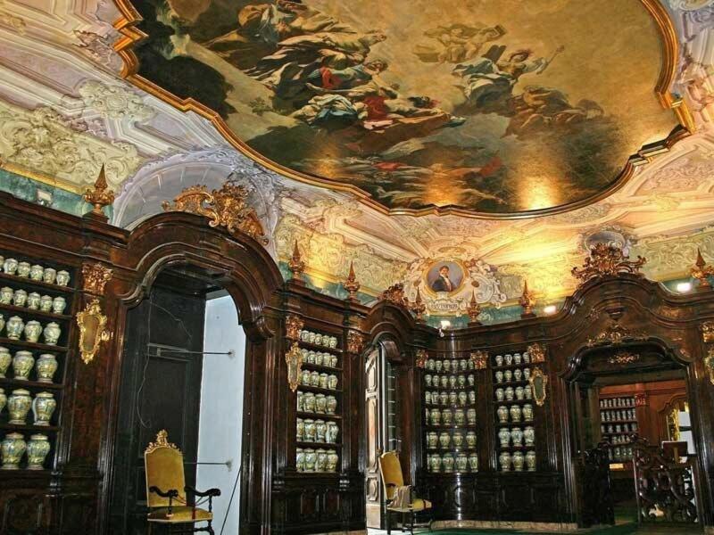 MARIA ROSARIA A SANTA CHIARA Spaccanapoli
