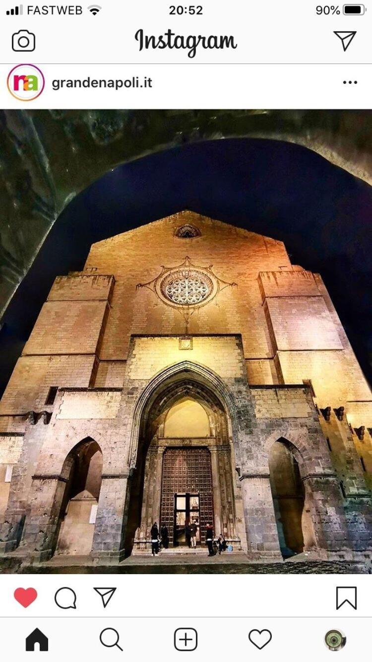 MARIA ROSARIA A SANTA CHIARA Spaccanapoli