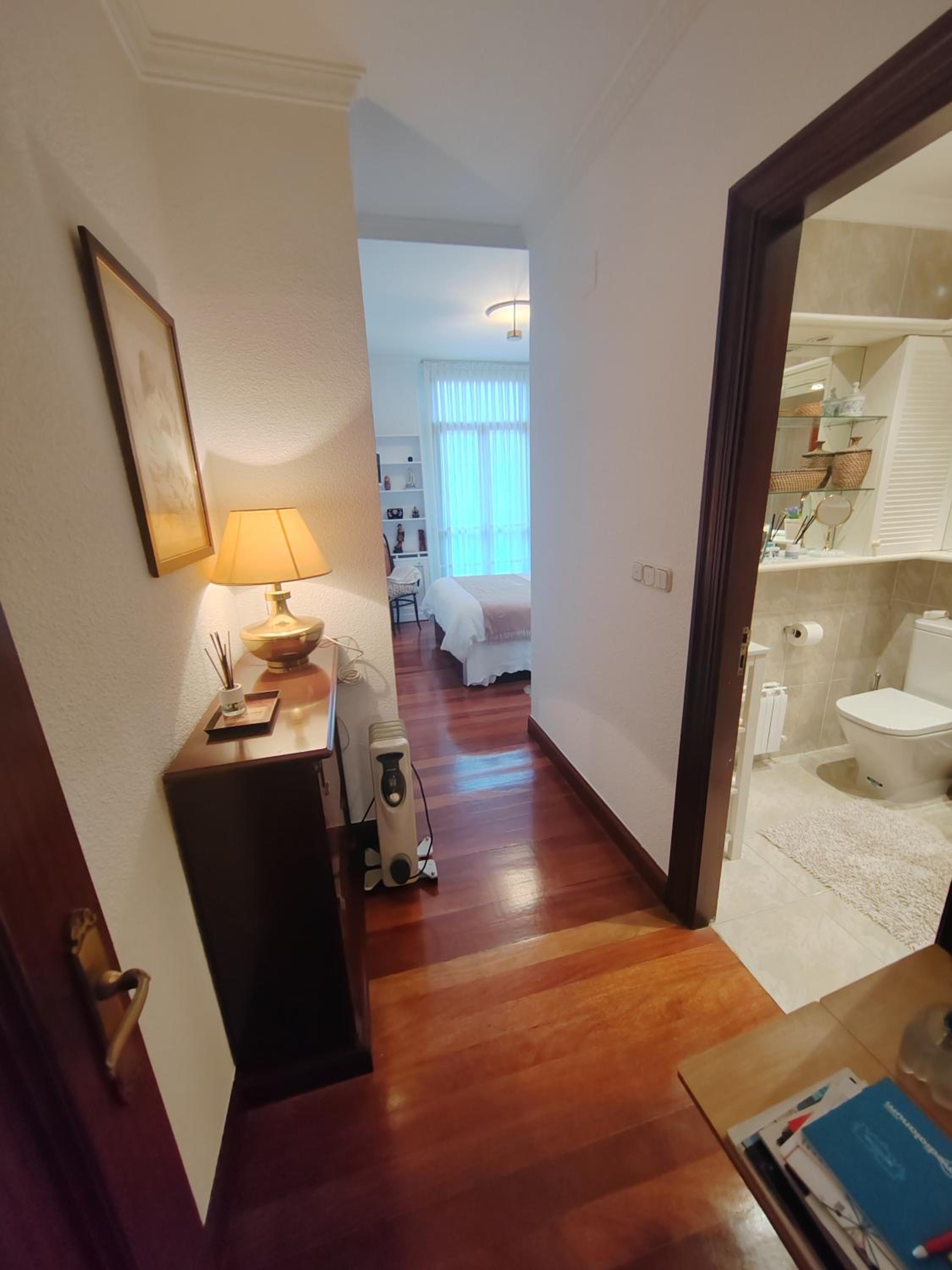 Habitación con baño privado en el centro de Bilbao