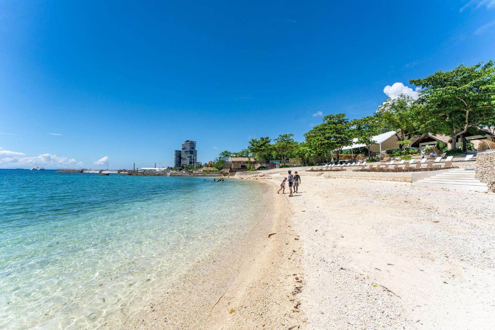 OMP 15C-T2, Seaview, Pool & Beach Access, Near Airport, FAST WI-FI, Netflix view 4