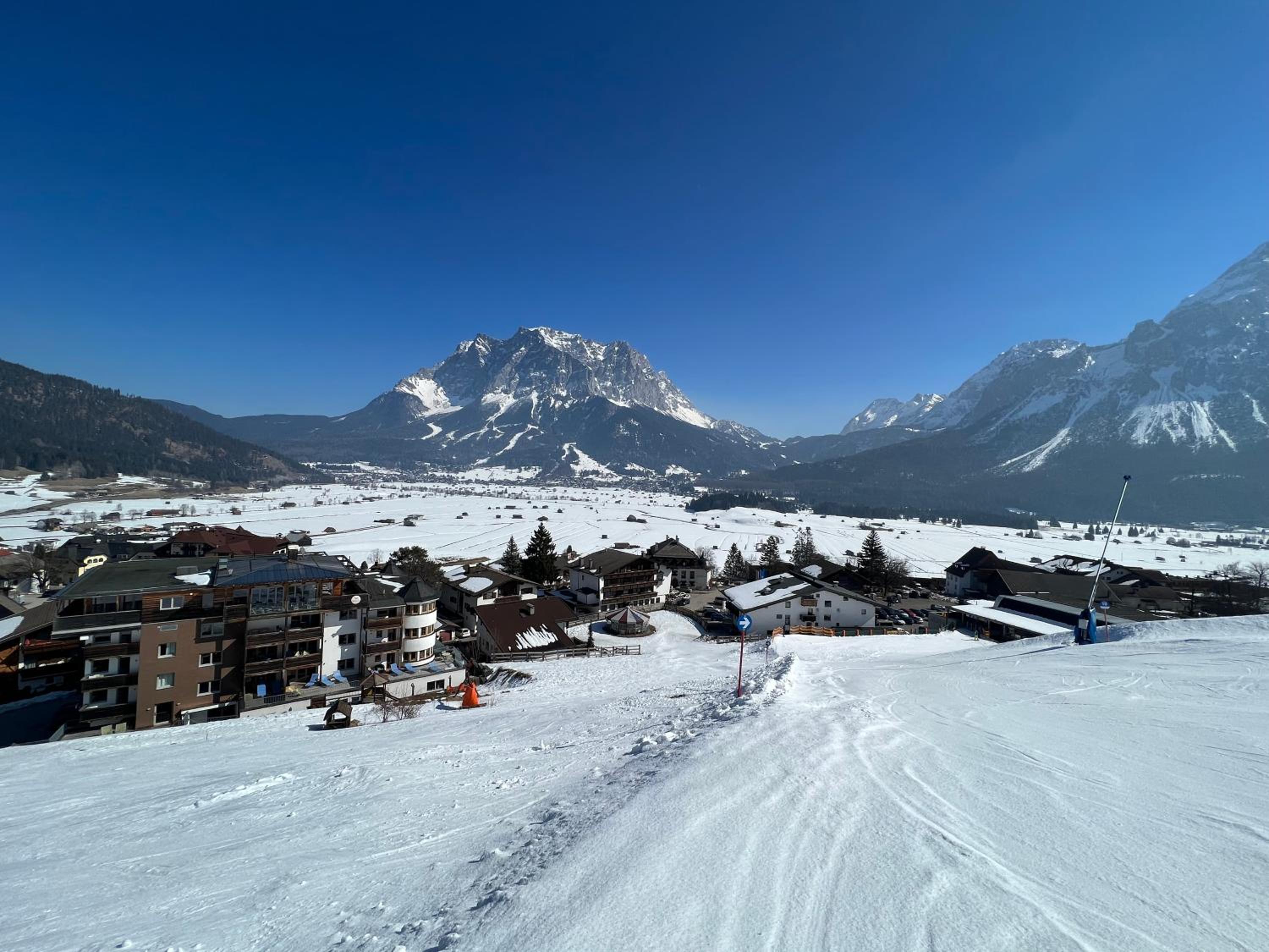 Hotel Boutique Hotel Bellevue Lermoos - Image 1