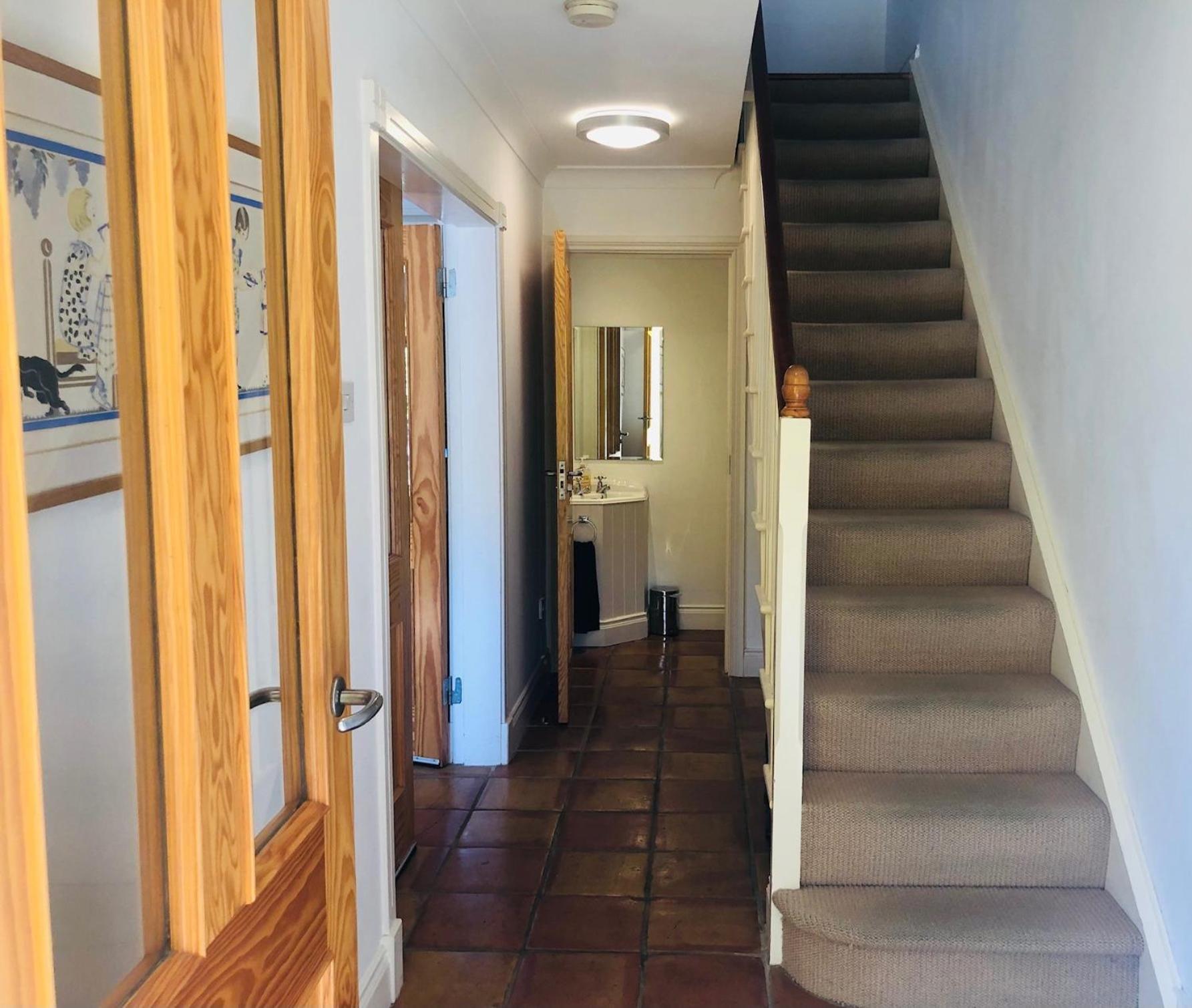 Stylish 3 bedroom townhouse within a 15 minute stroll of Kenmare view 3