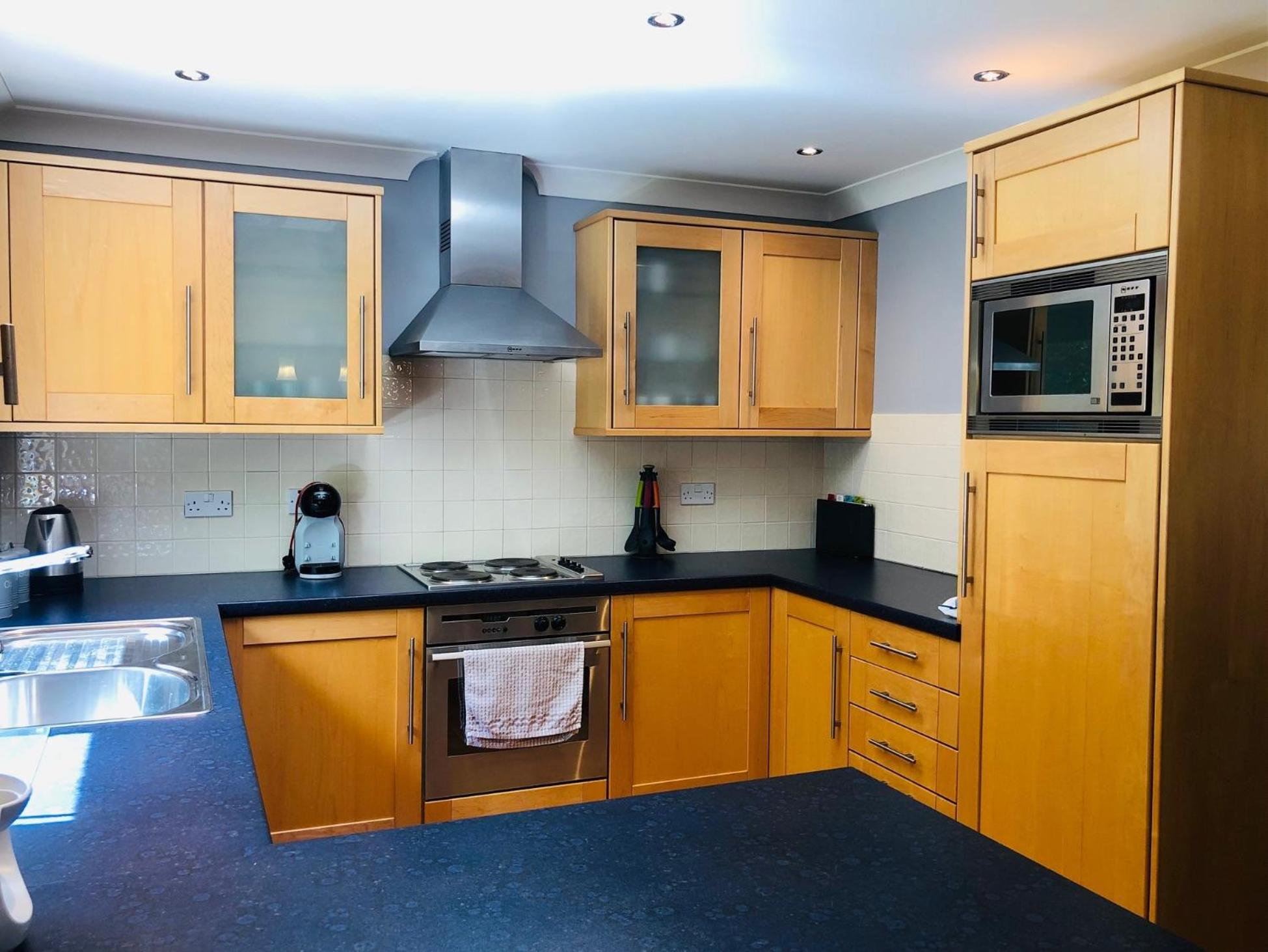 Peaceful location close to the sea and just a 15 minute stroll into Kenmare view 5