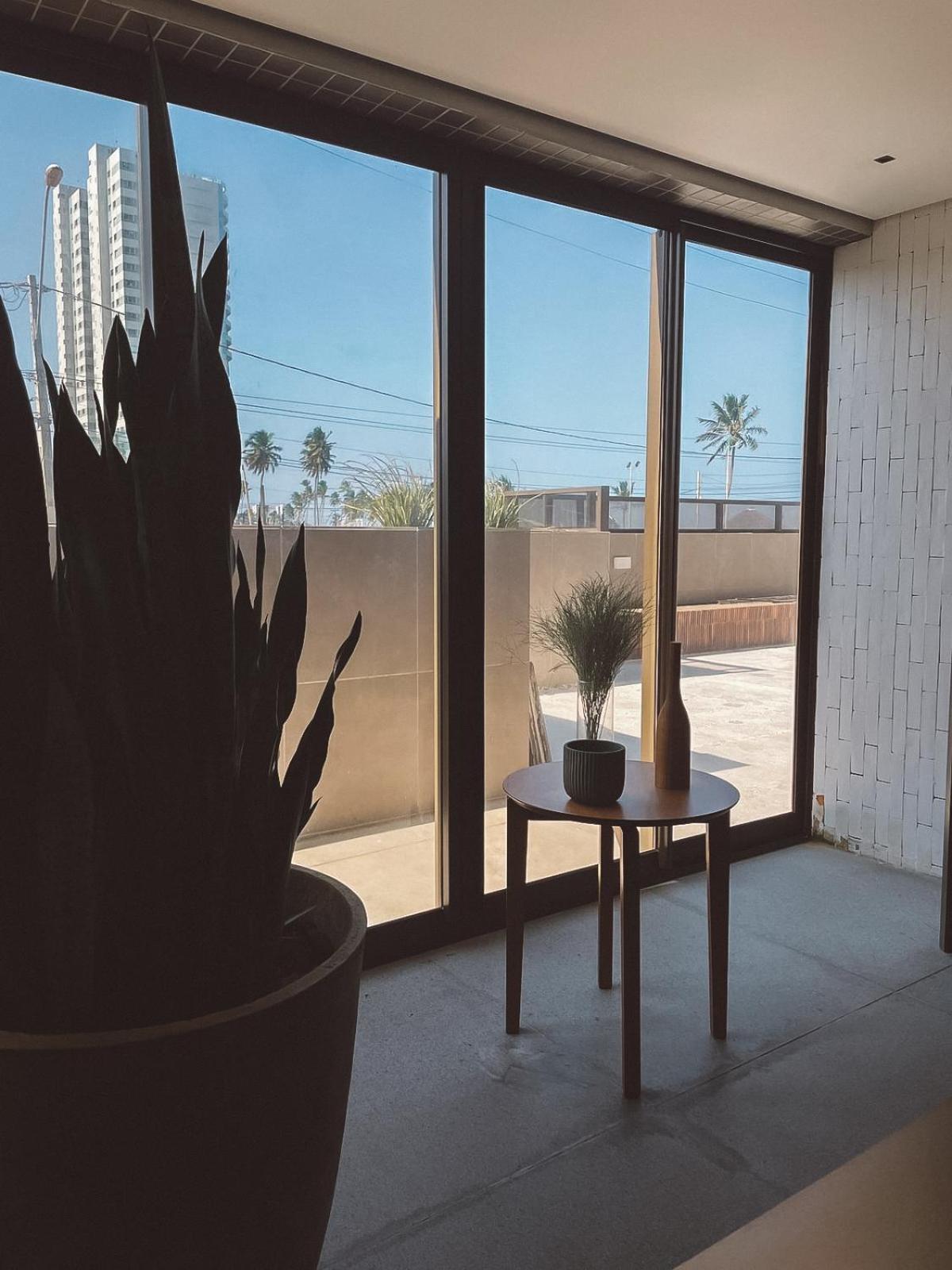 Loft beira-mar com frente e vista para o mar
