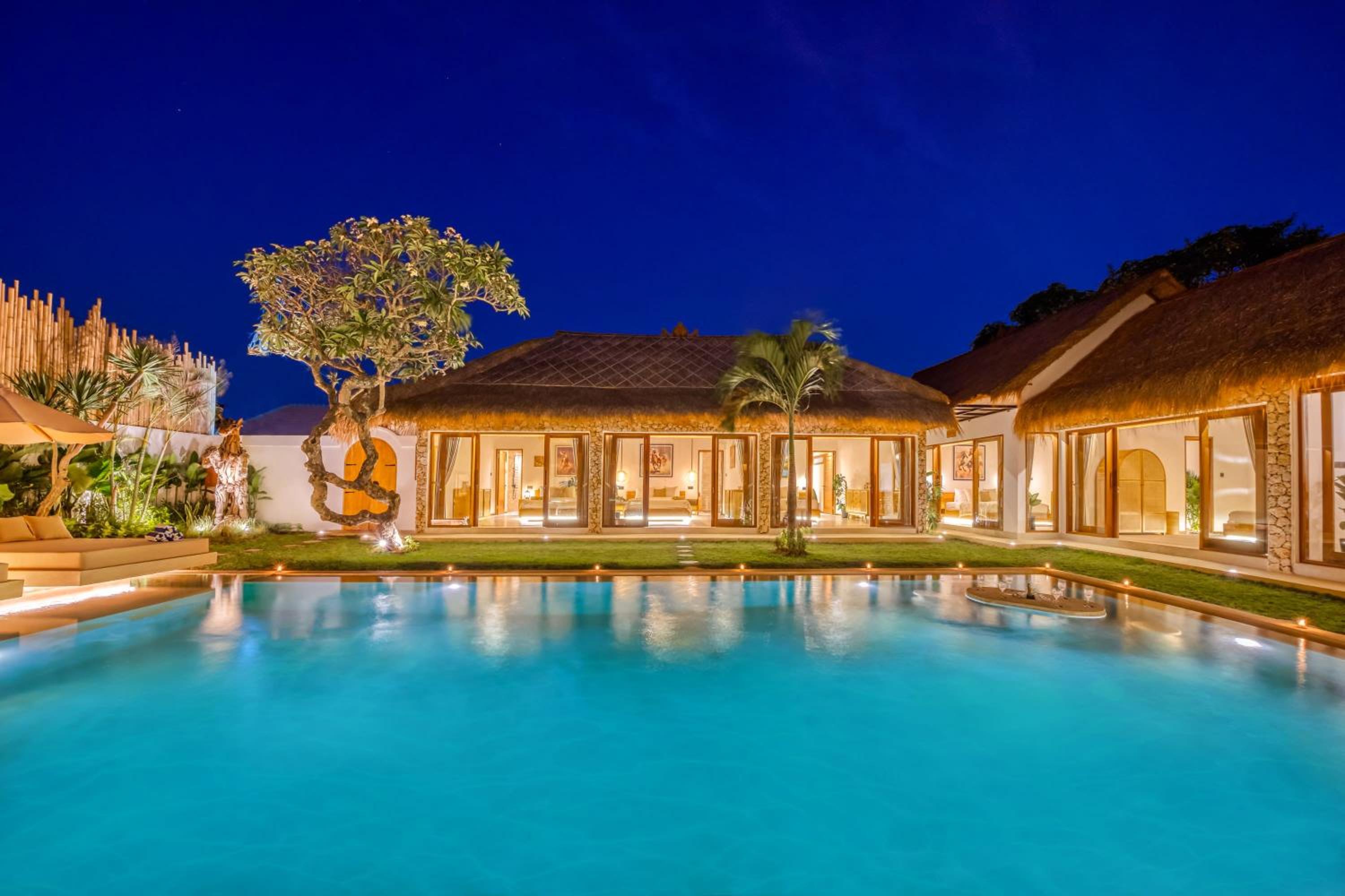 Villa El Gaucho: Brand New 9BDR Prime Location view 4