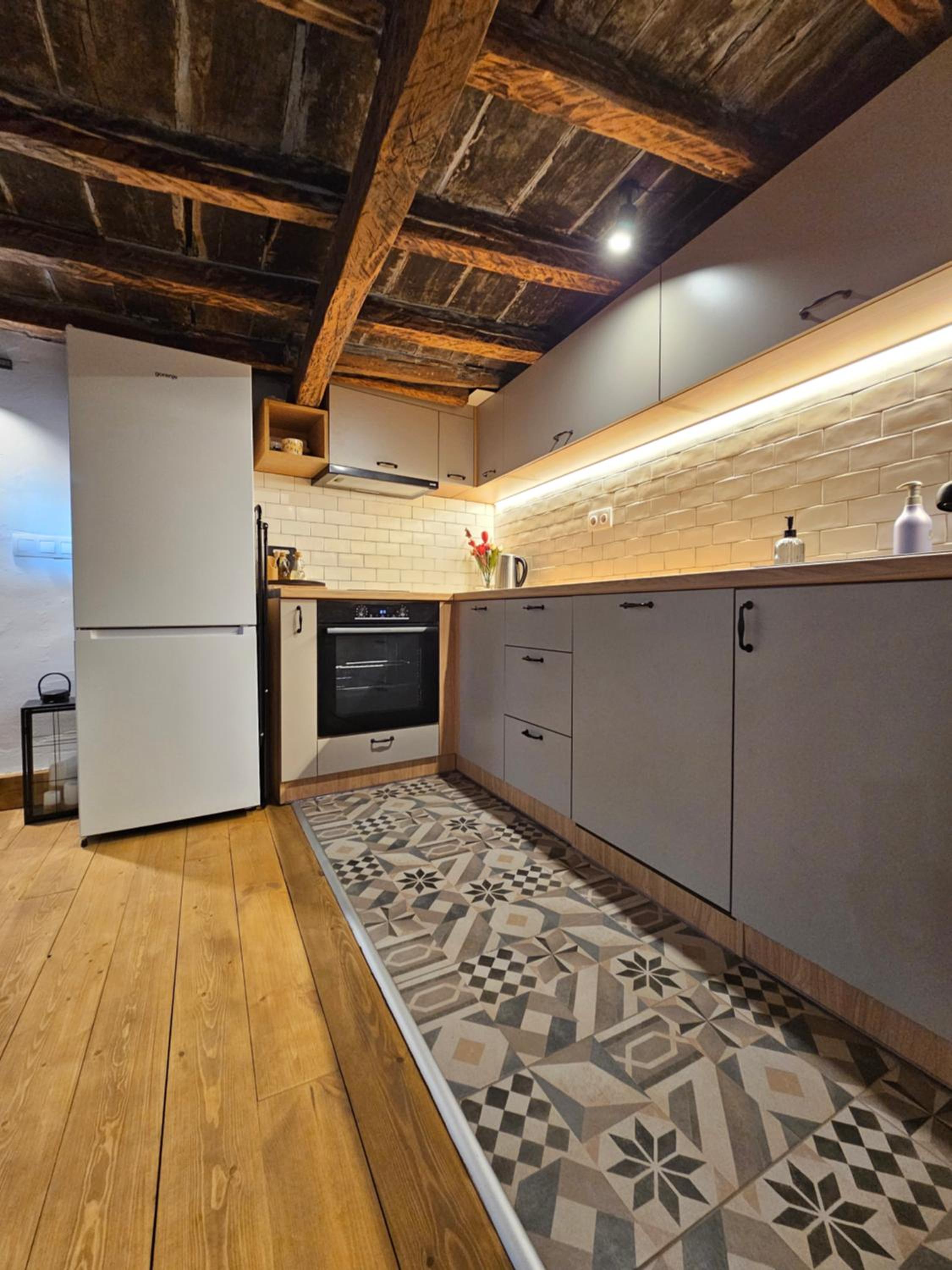 Guest House GURKO 7, 2BR, Top Center, Free Parking