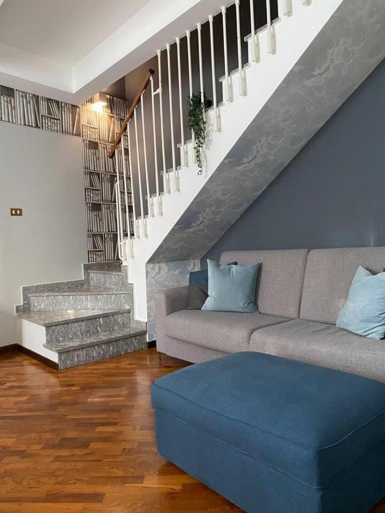 Design Villa with parking Navigli area Milan