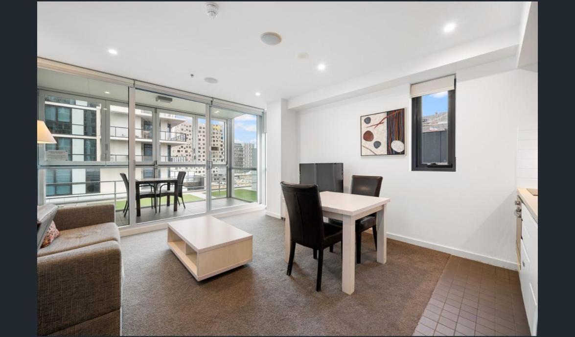 Hi 5 star Adelaide City Luxury Oasis