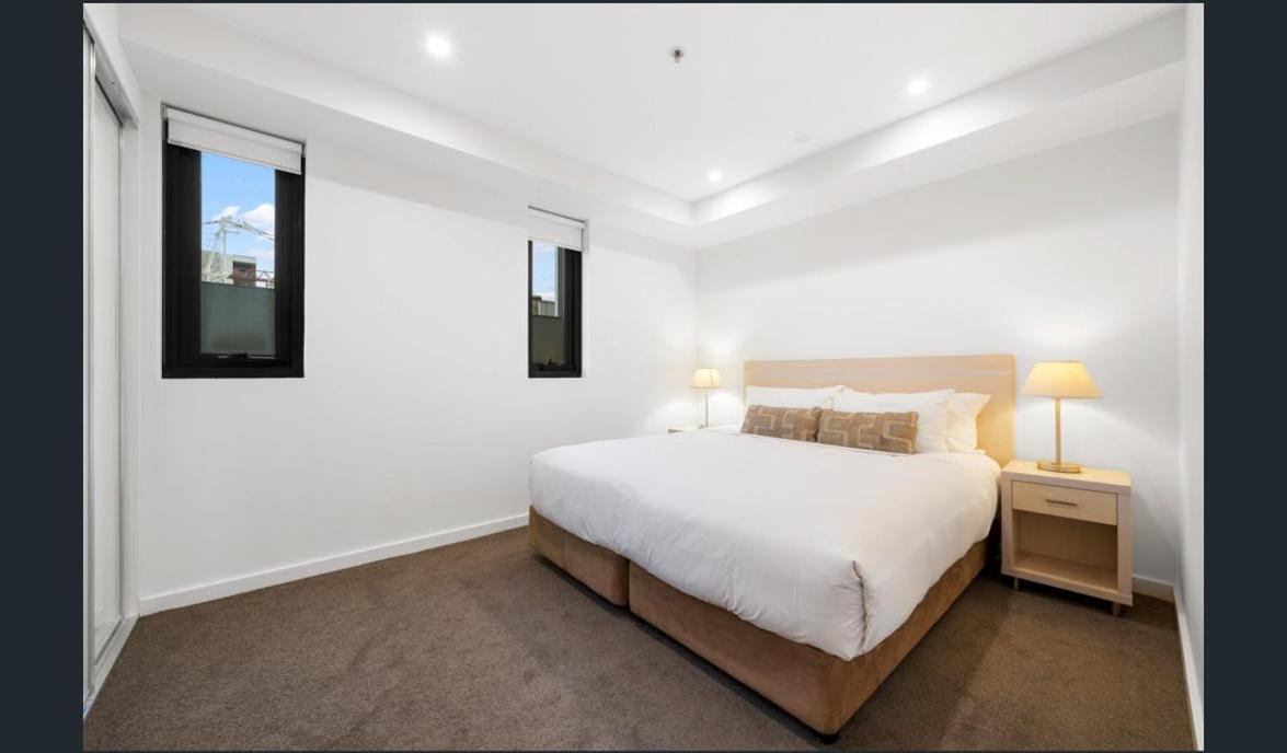 Hi 5 star Adelaide City Luxury Oasis