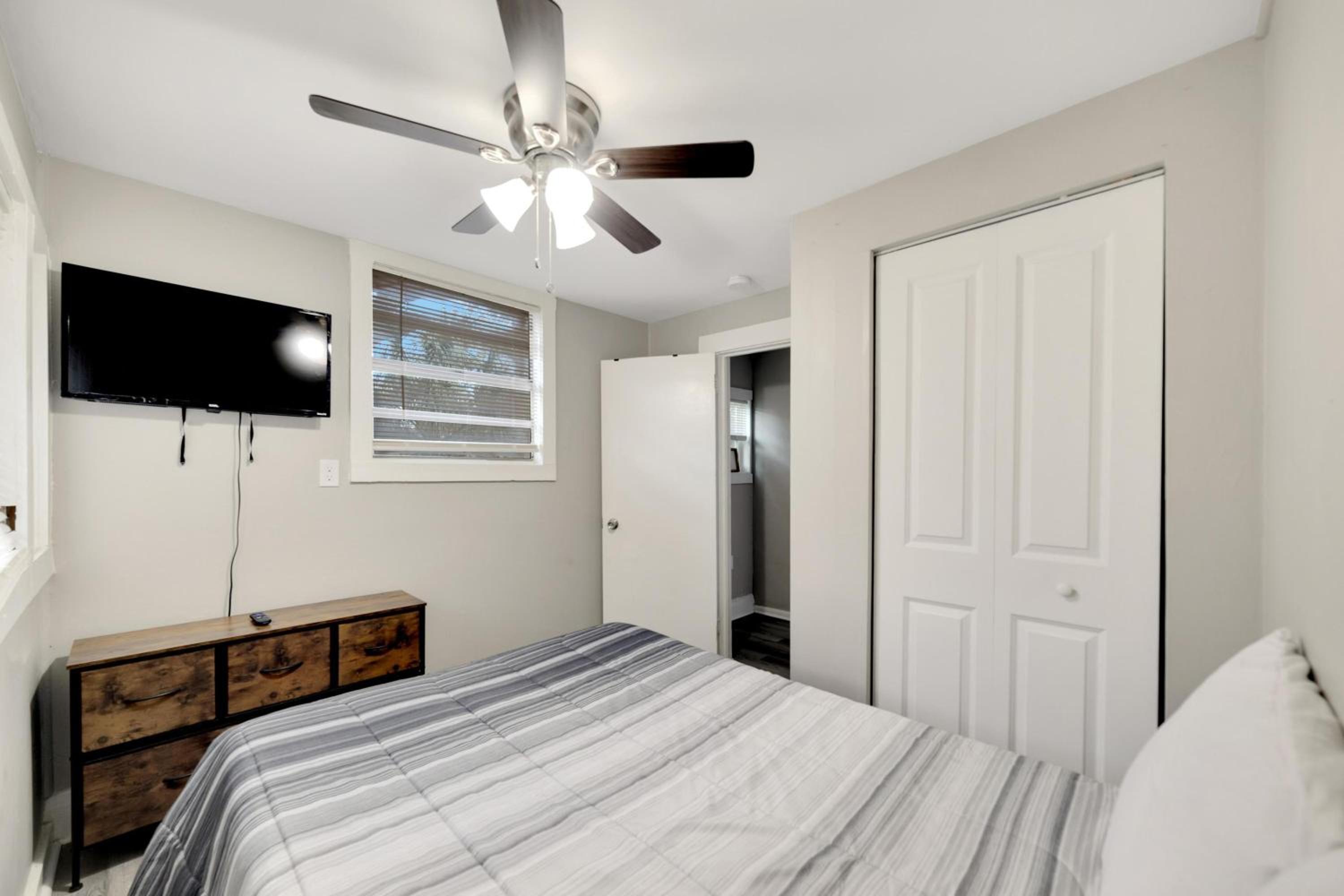 Tampa Bliss Comfy 2 Bedroom Apartment view 5