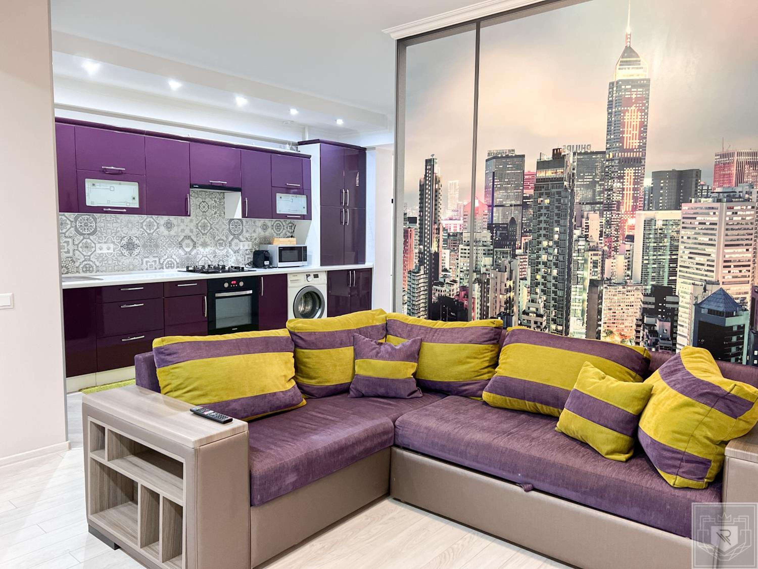 RentHouse Apartments Deep Purple view 2