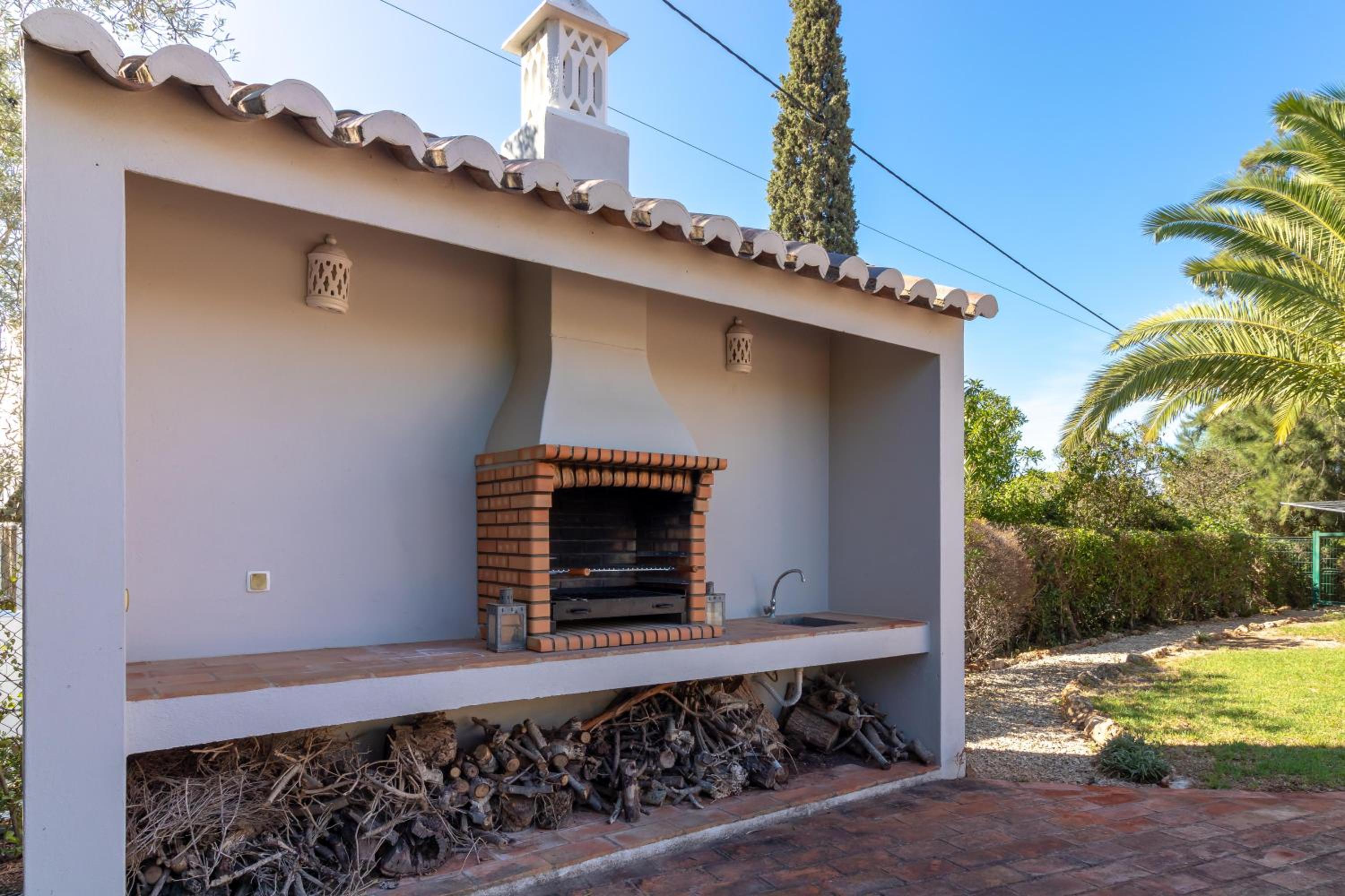 Villa Soalheira - walk to beach private pool and gardens view 5