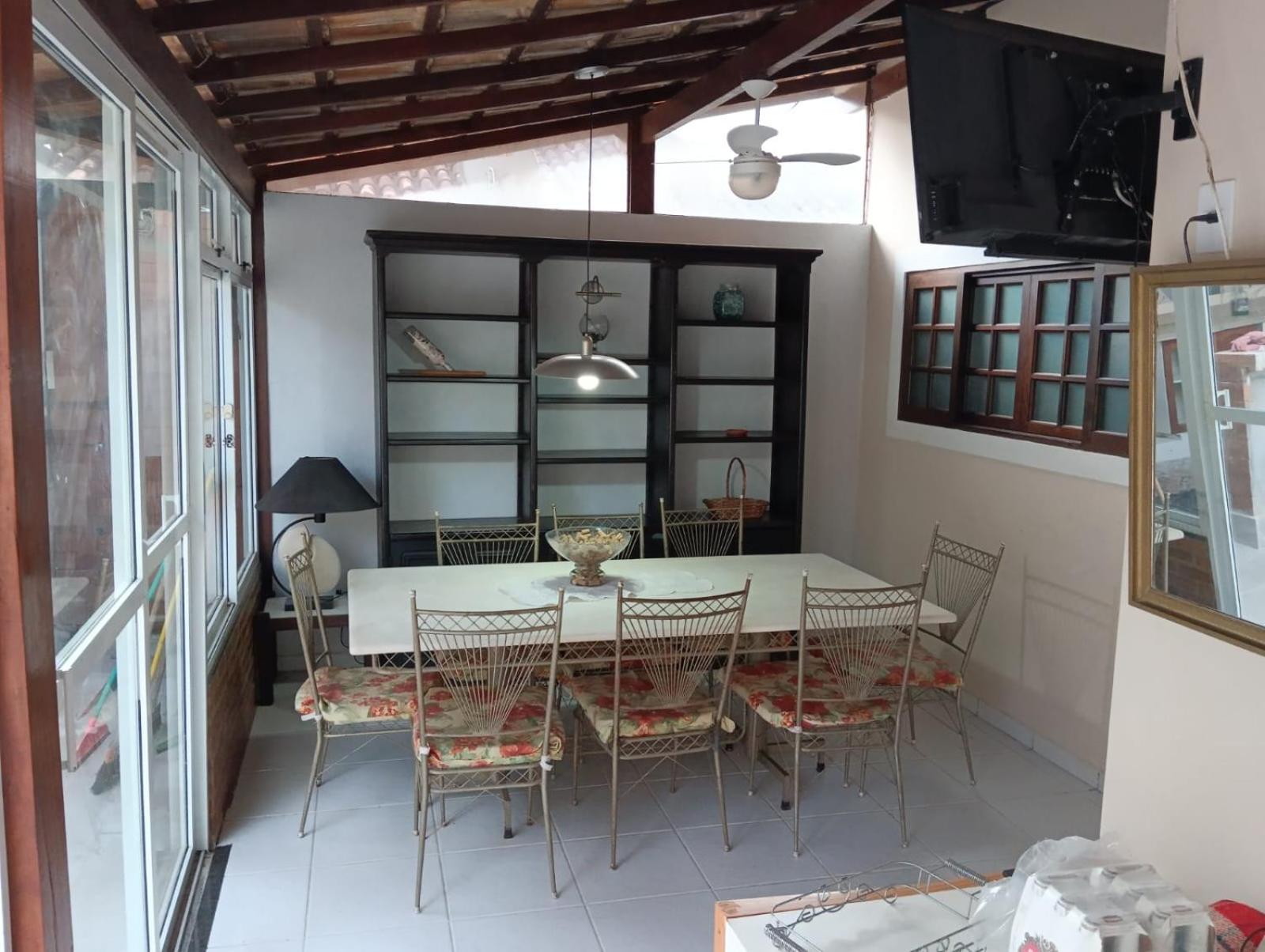 Casa Confortável a 1 Km da Praia e Apartamento
