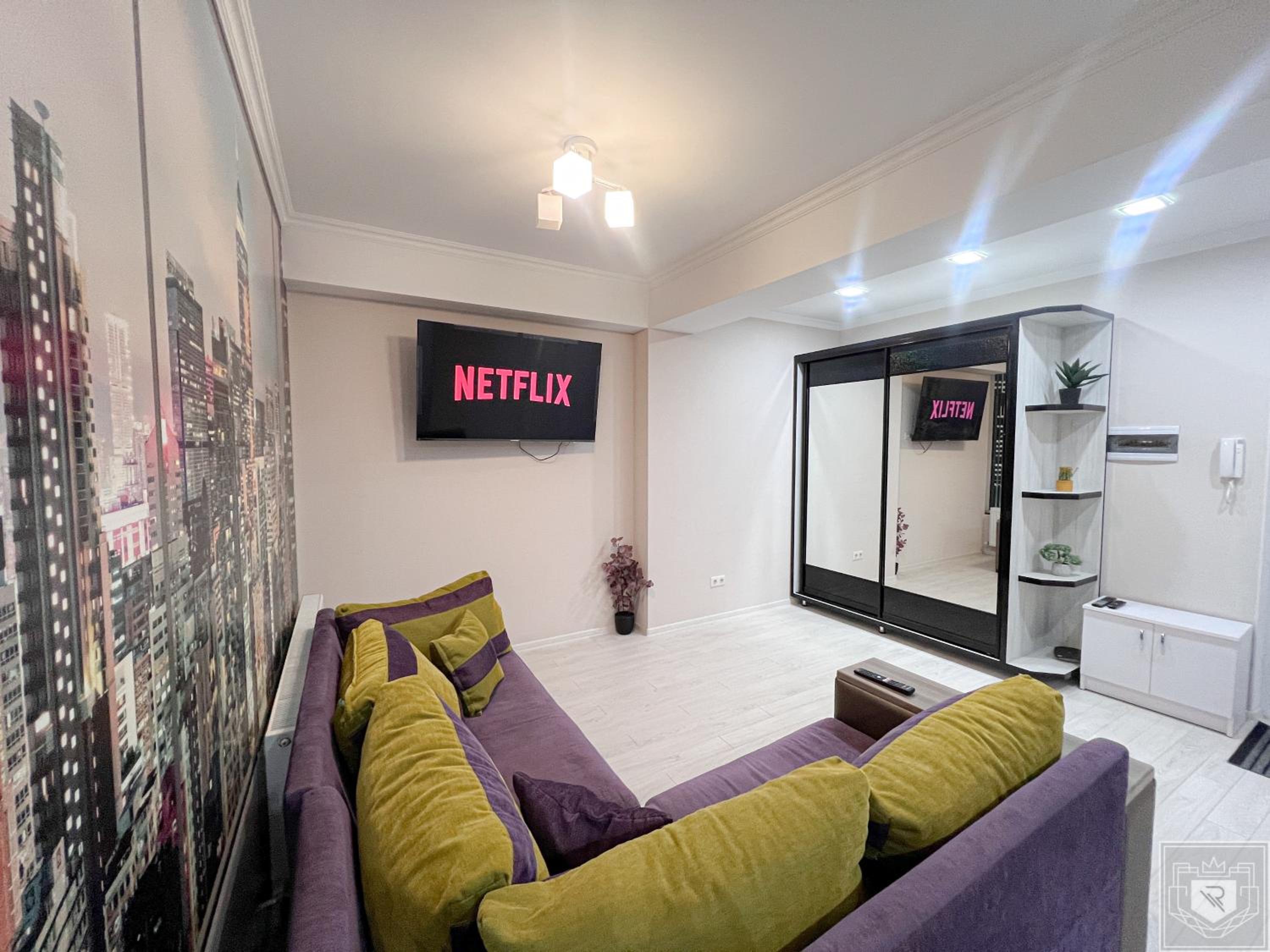 RentHouse Apartments Deep Purple view 3