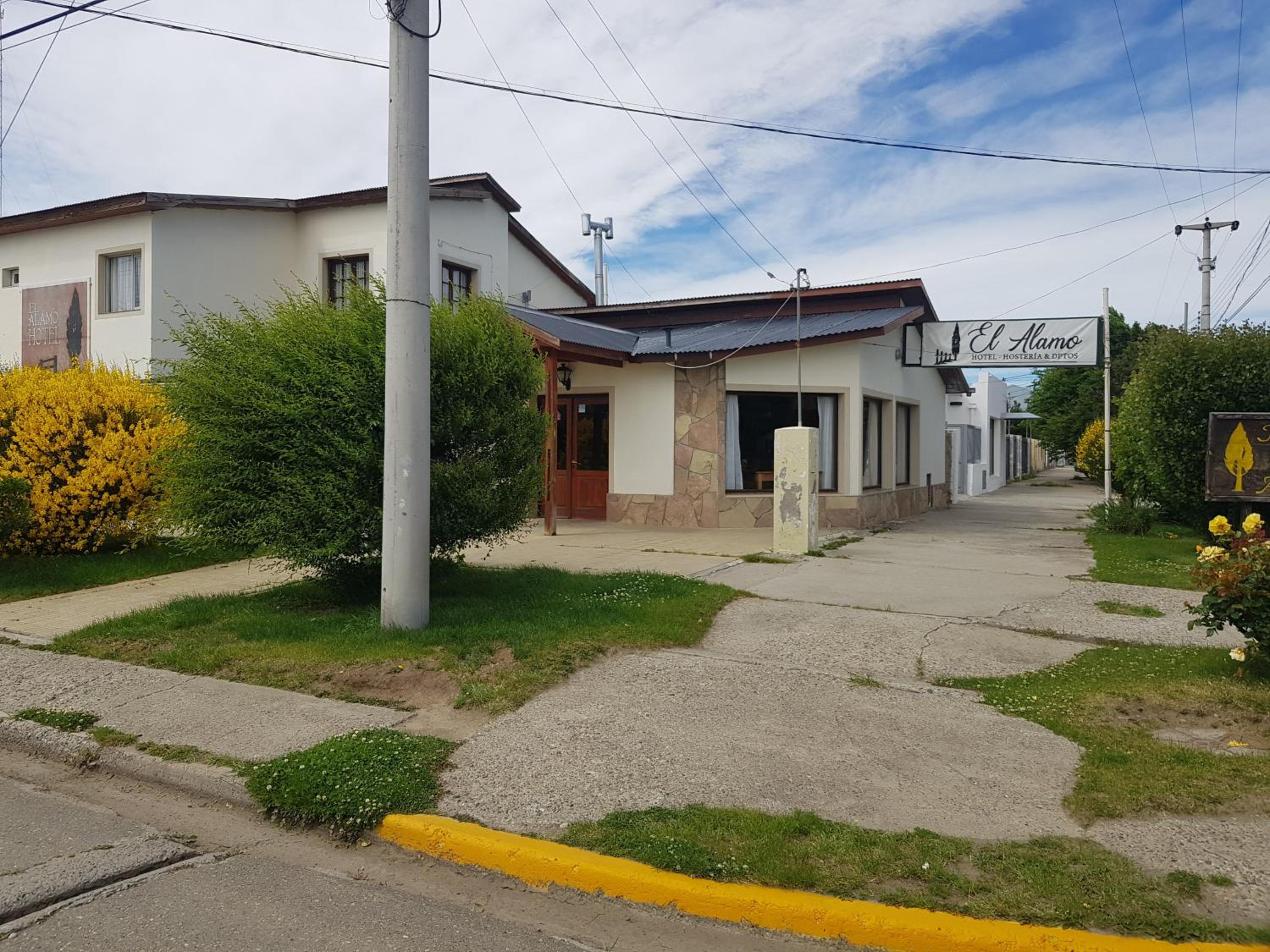 Hostería El Alamo