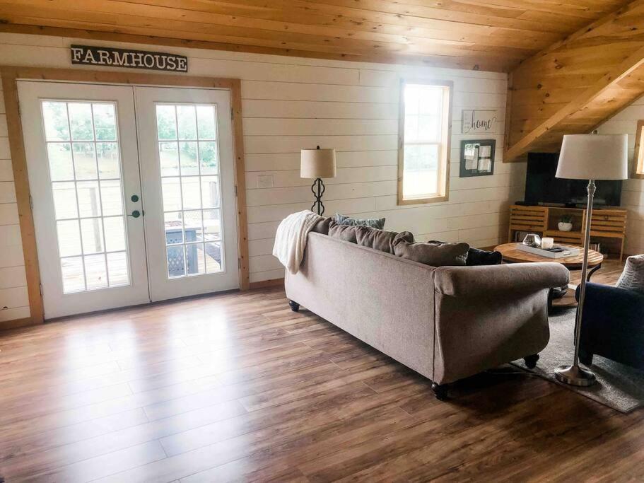 Barndominium with lake view, close to Nashville! view 3