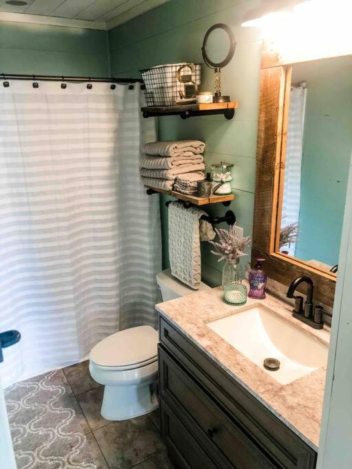 Barndominium with lake view, close to Nashville! view 4