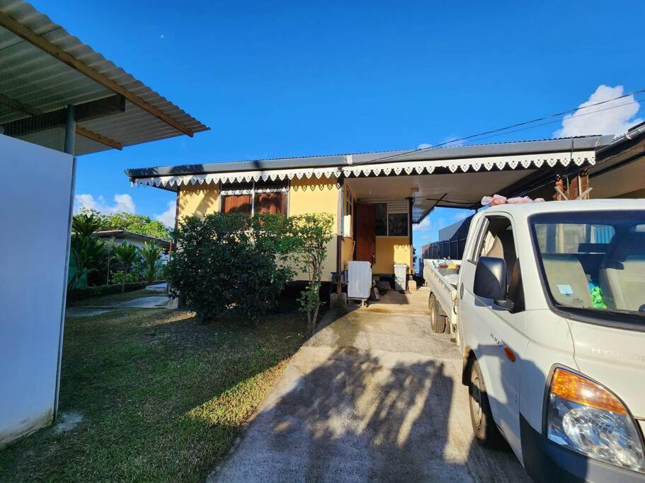 FARE Miti en bord de mer Fare Tepua Lodge view 3
