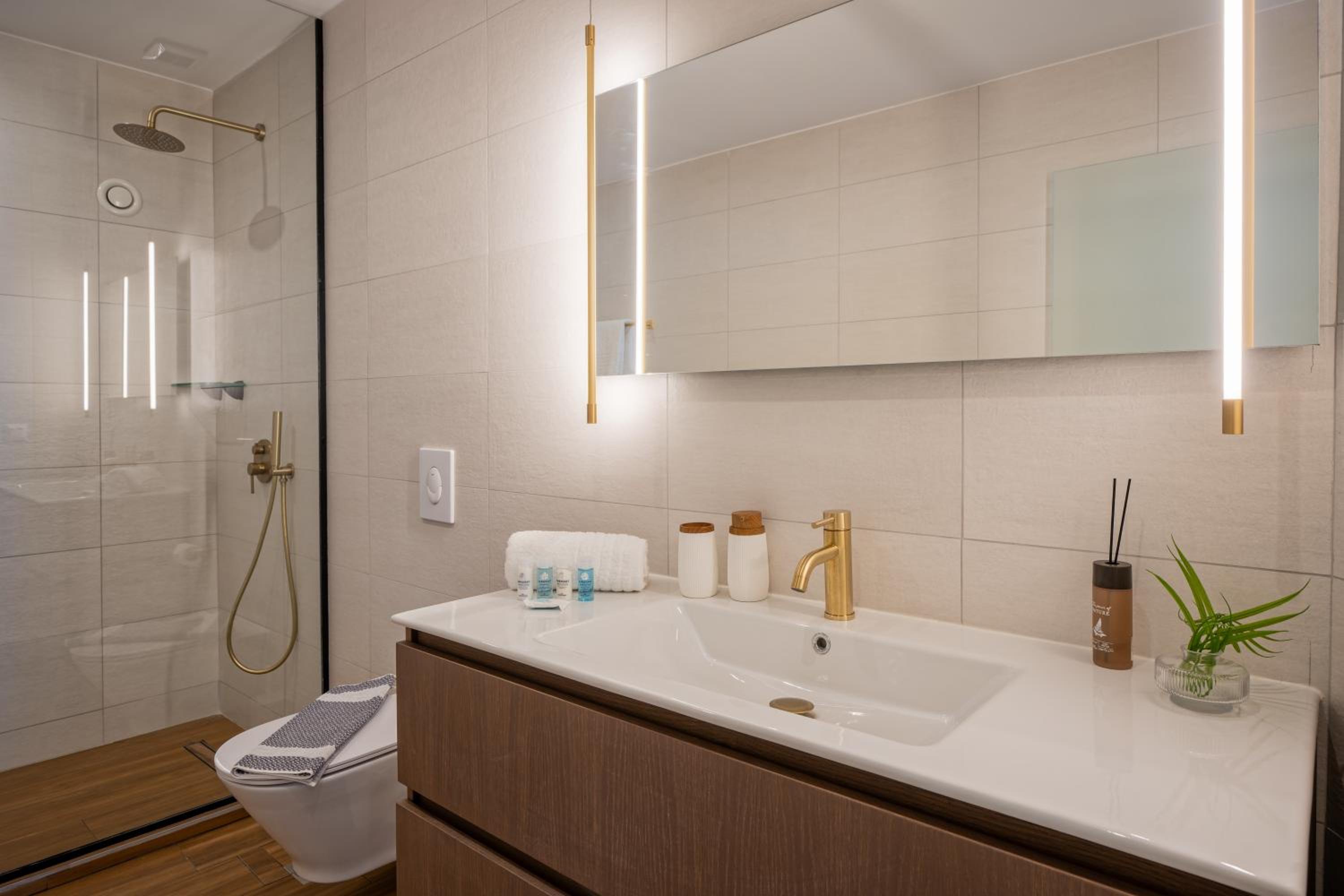 AmphiMatrion Luxury Residence