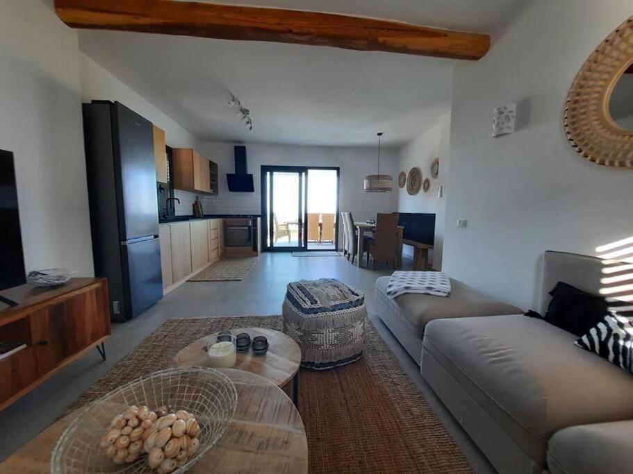 Villa con piscina Vista mare 12 posti letto by budoni affitti view 5